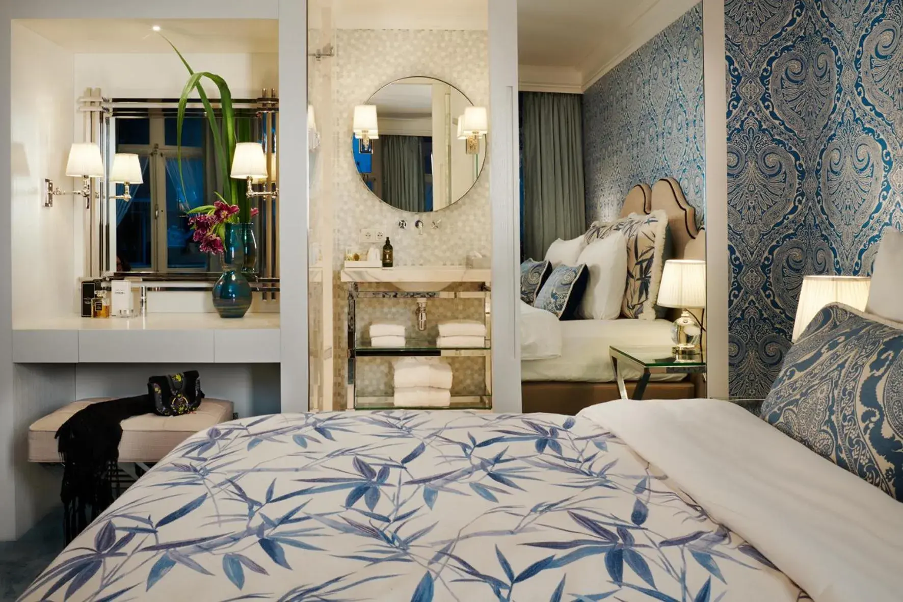 Photo of the whole room, Bed in Hotel Estheréa Photo of the whole room, Bed in Hotel Estheréa