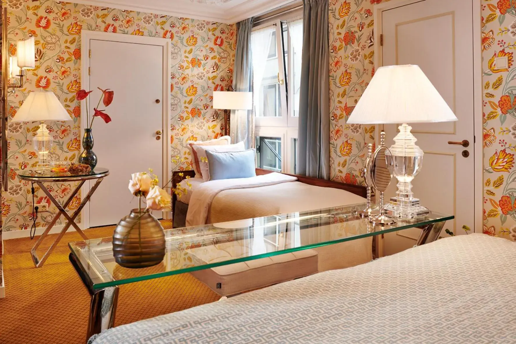 Bedroom, Bed in Hotel Estheréa Bedroom, Bed in Hotel Estheréa