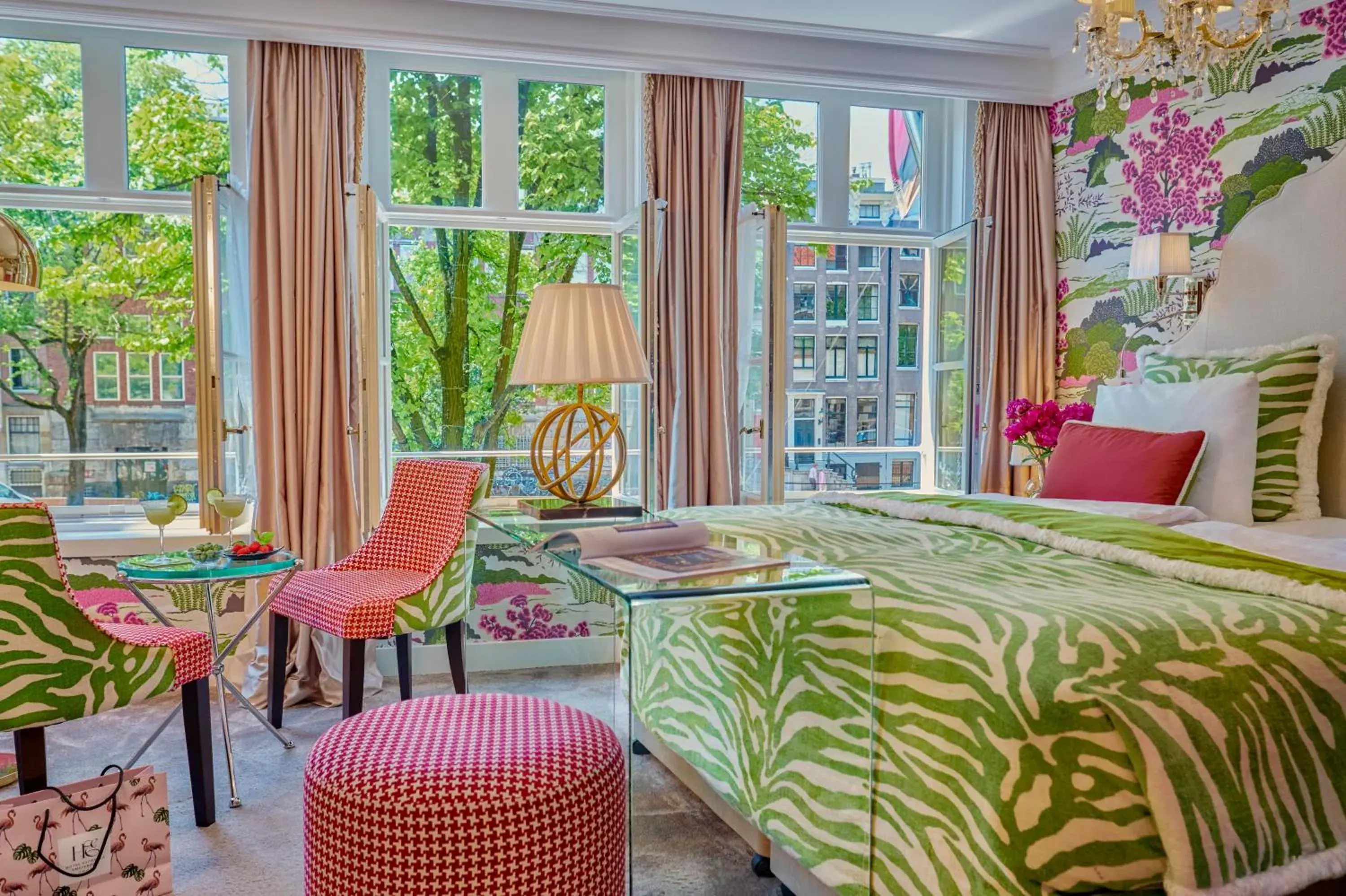 Deluxe Double or Twin Room with Canal View in Hotel Estheréa Deluxe Double or Twin Room with Canal View in Hotel Estheréa