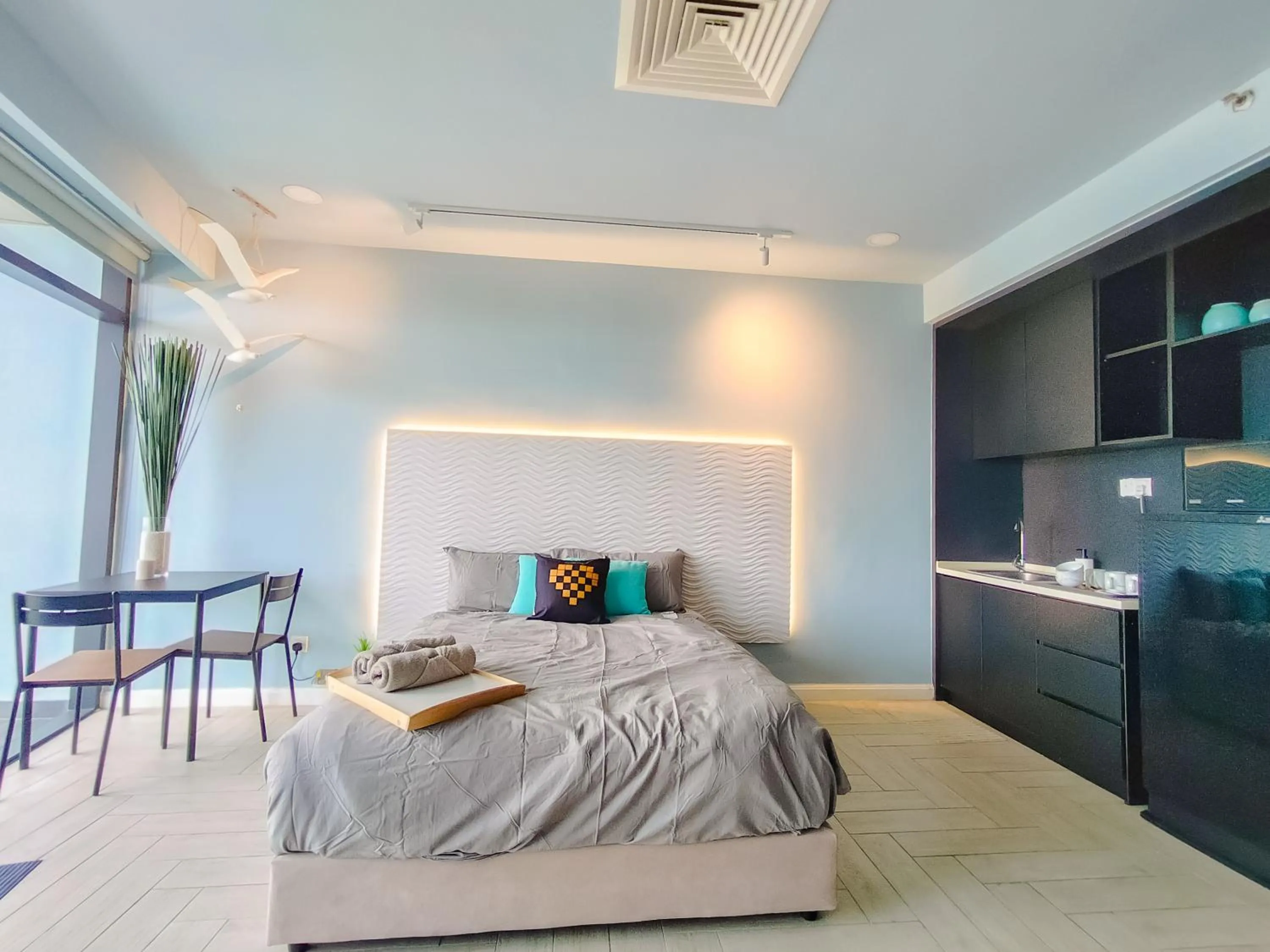 Bedroom, Bed in Empire City PJ Studio Suites by Manhattan Group