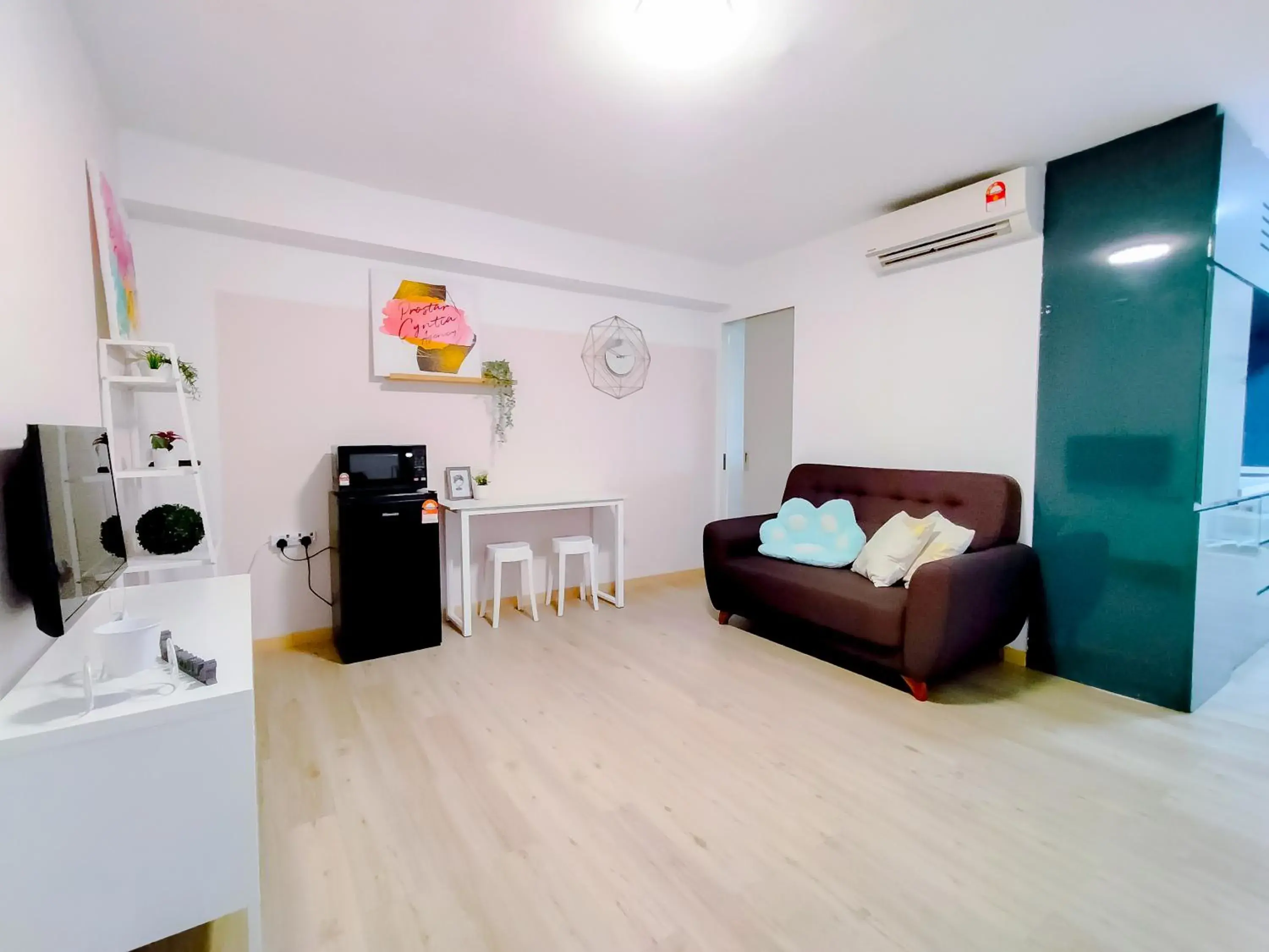 Studio Apartment in Empire City PJ Studio Suites by Manhattan Group Studio Apartment in Empire City PJ Studio Suites by Manhattan Group