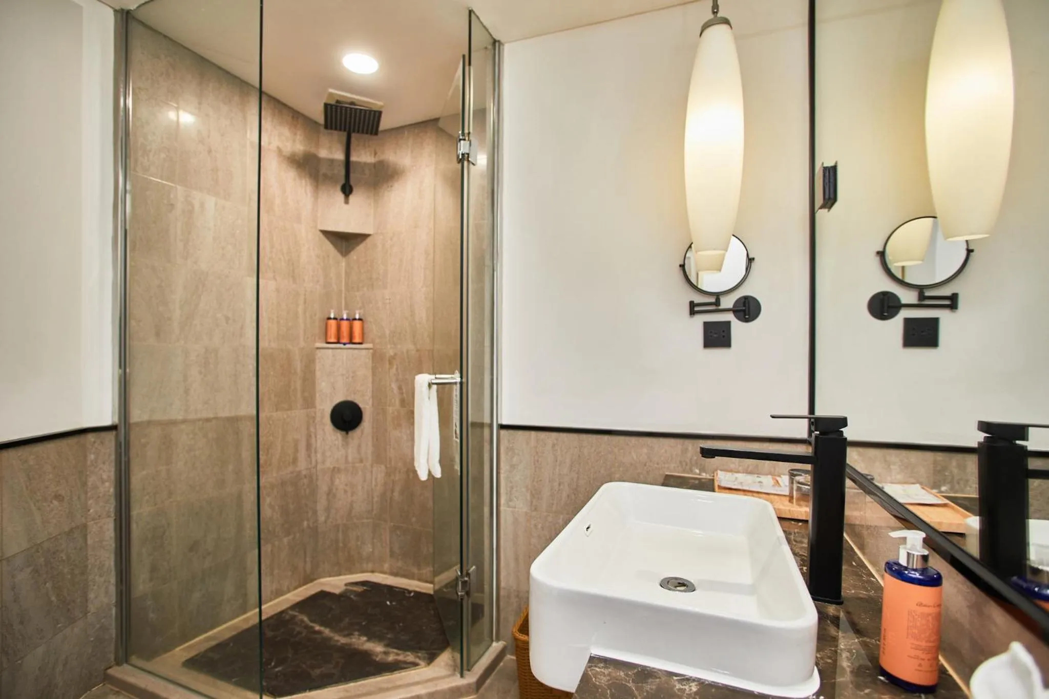 Toilet in Harriway Garden Hotel Houjie