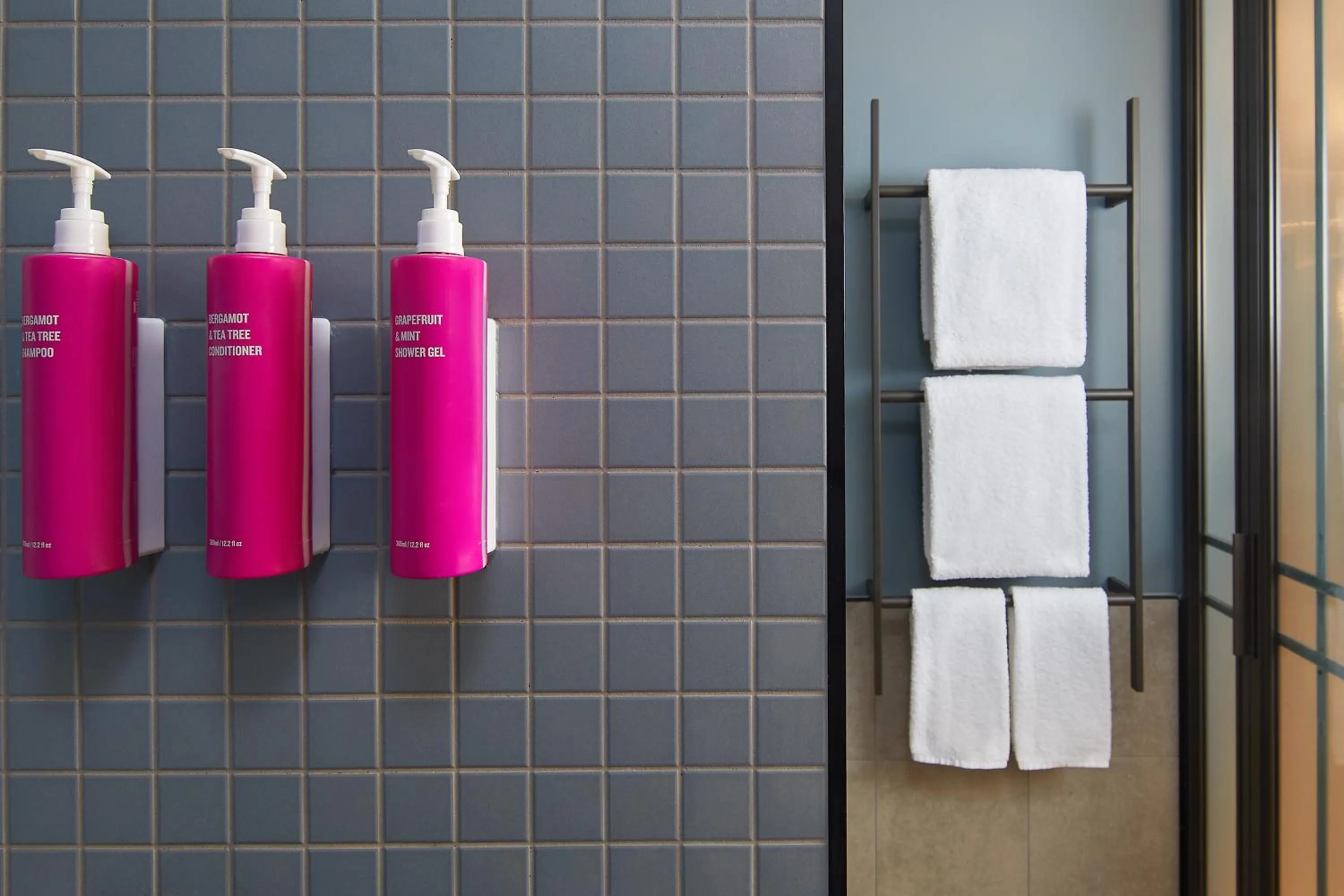 Shower in Moxy Sydney Airport