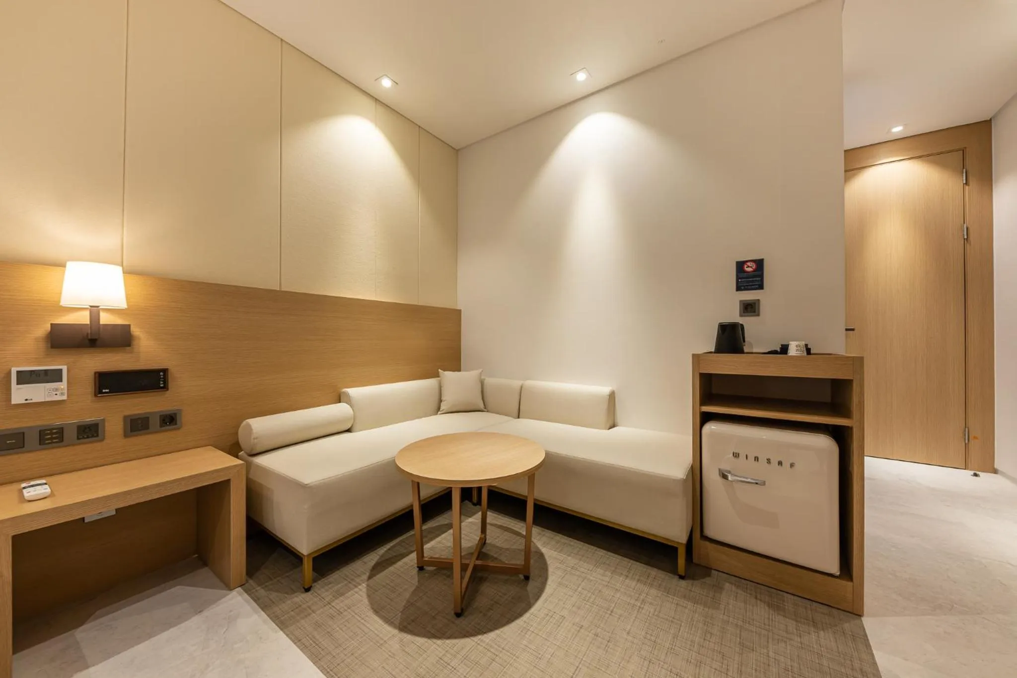 Photo of the whole room in Masan Daisy Hotel