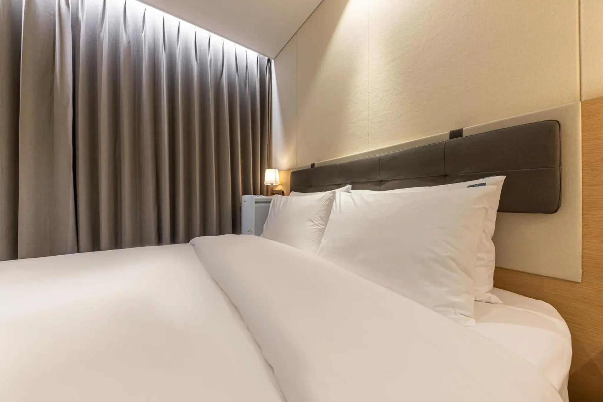 Photo of the whole room, Bed in Masan Daisy Hotel Photo of the whole room, Bed in Masan Daisy Hotel