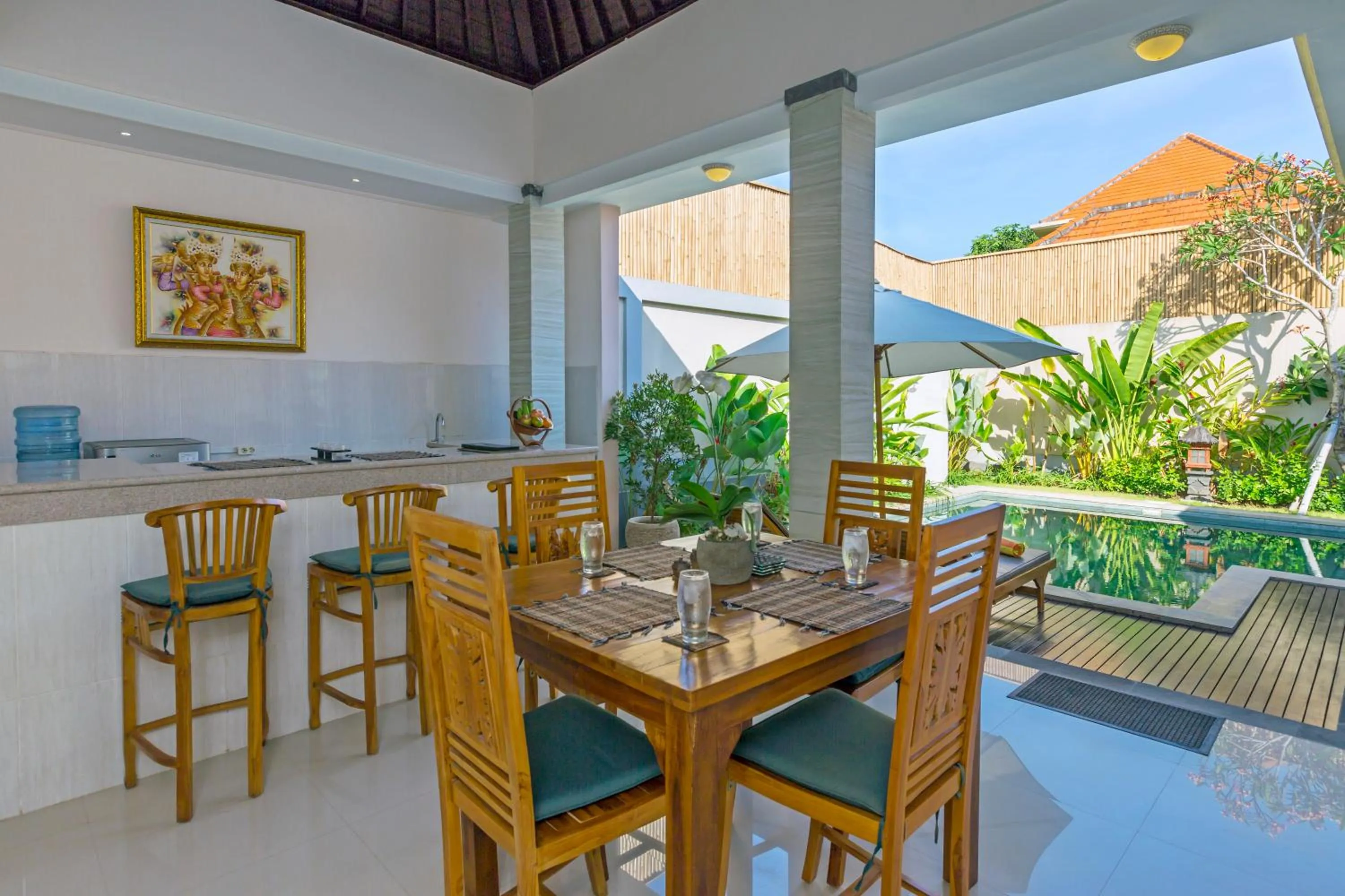 Dining area in Kubal Villa and Living Seminyak