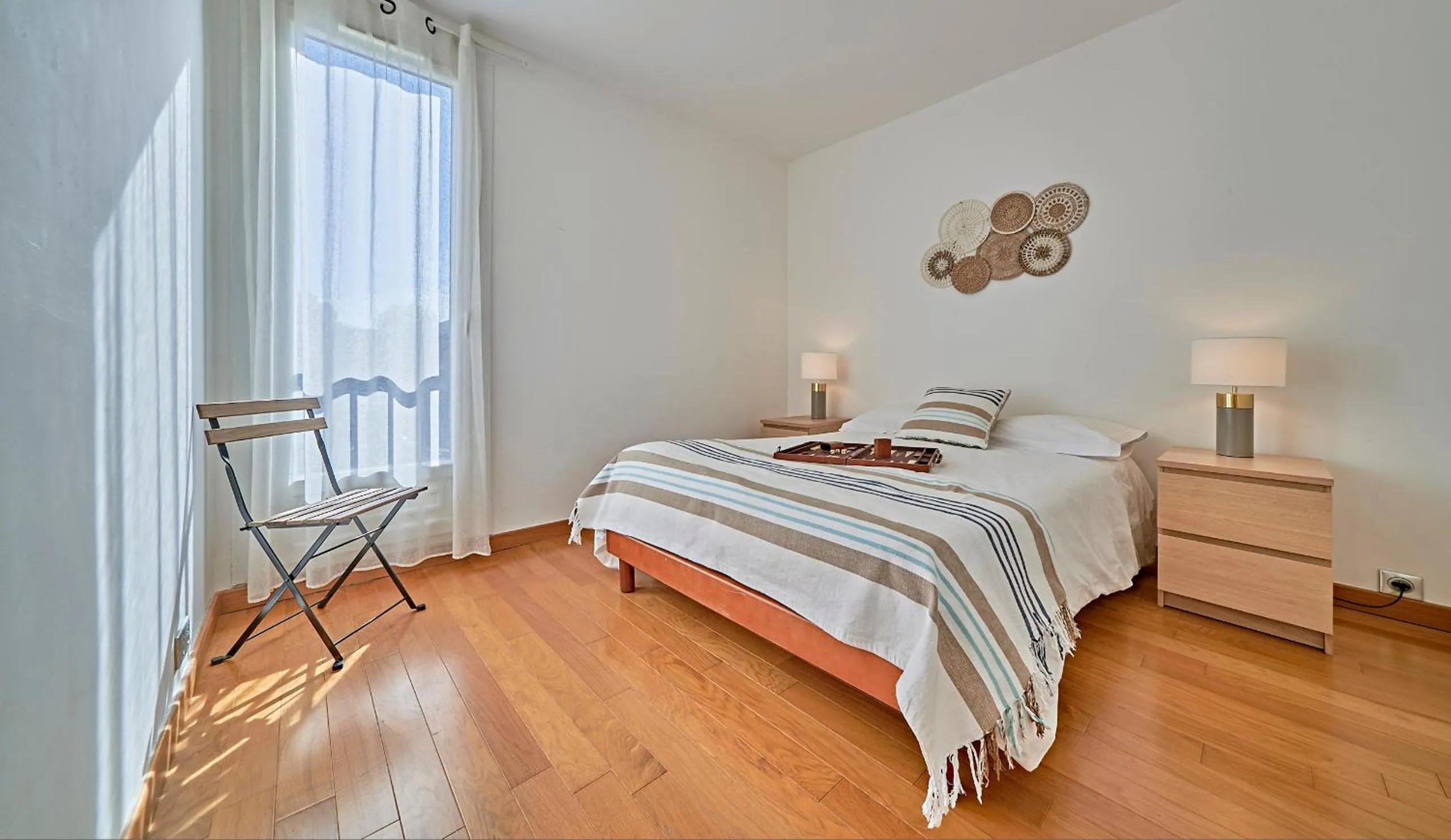 Bed in Saint Antoine-City center St-Tropez-TerraceParking