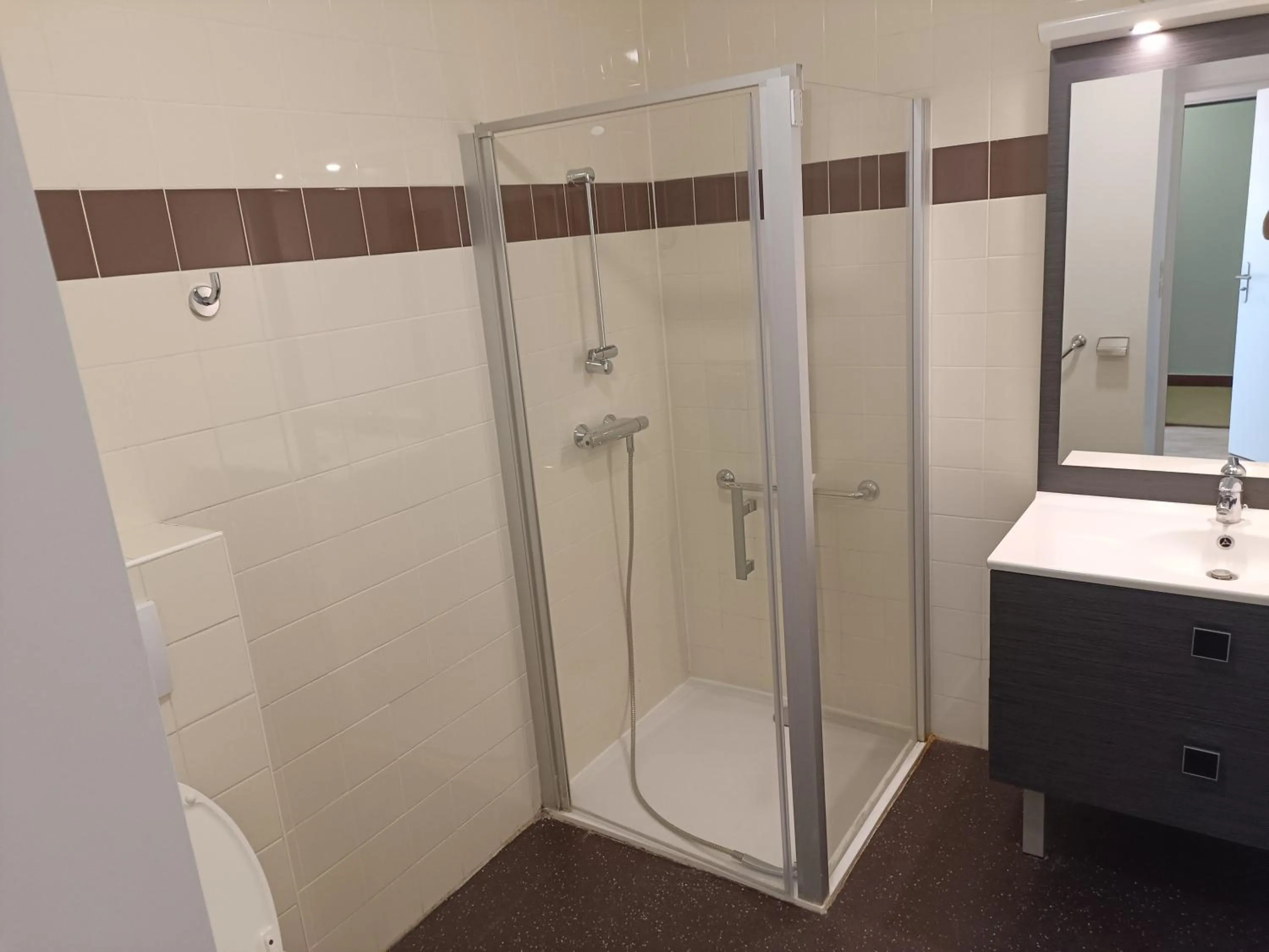 Bathroom in Terres de France - Appart Hôtel Rouen Flaubert