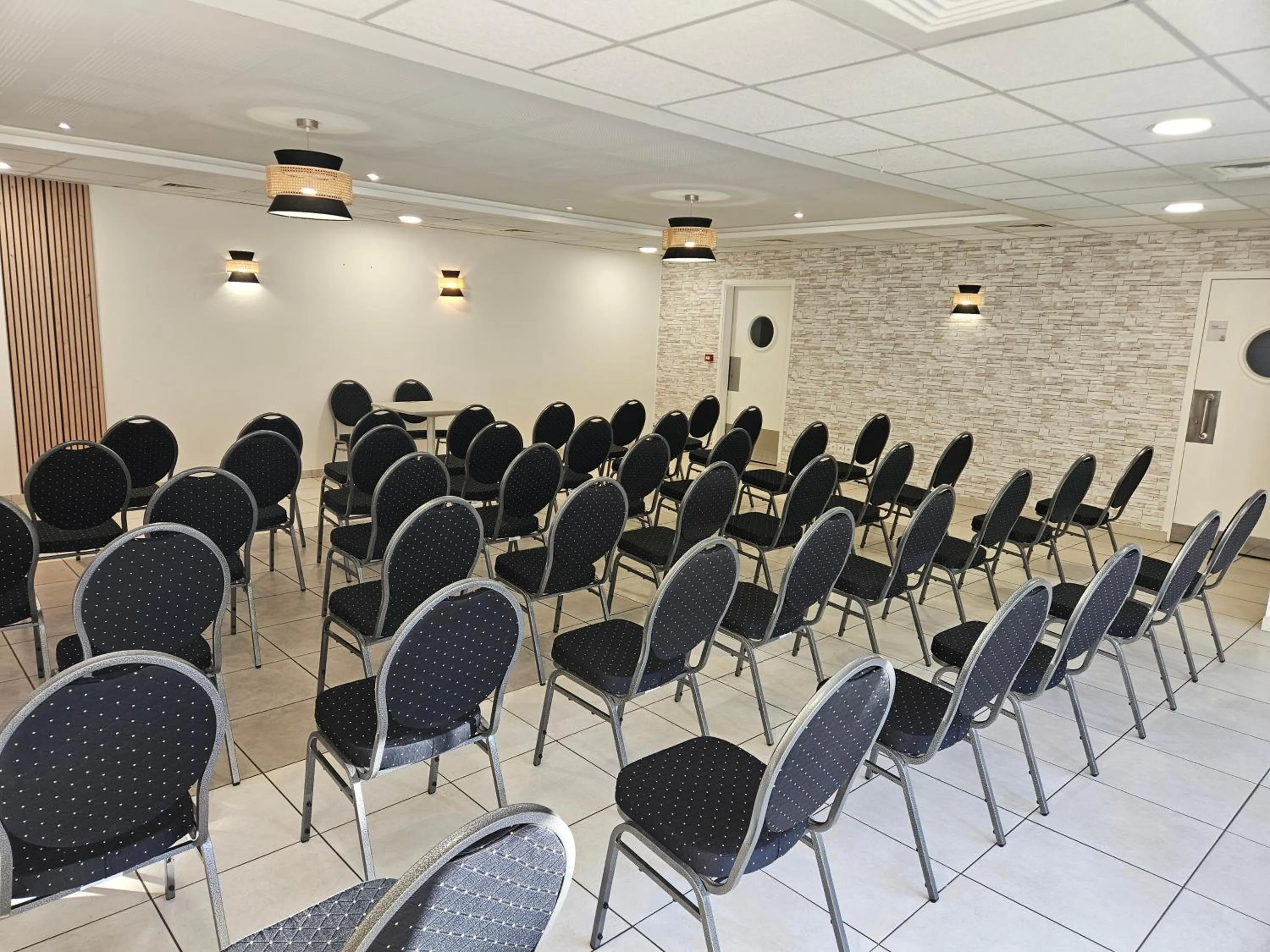 Meeting/conference room in Terres de France - Appart Hôtel Rouen Flaubert