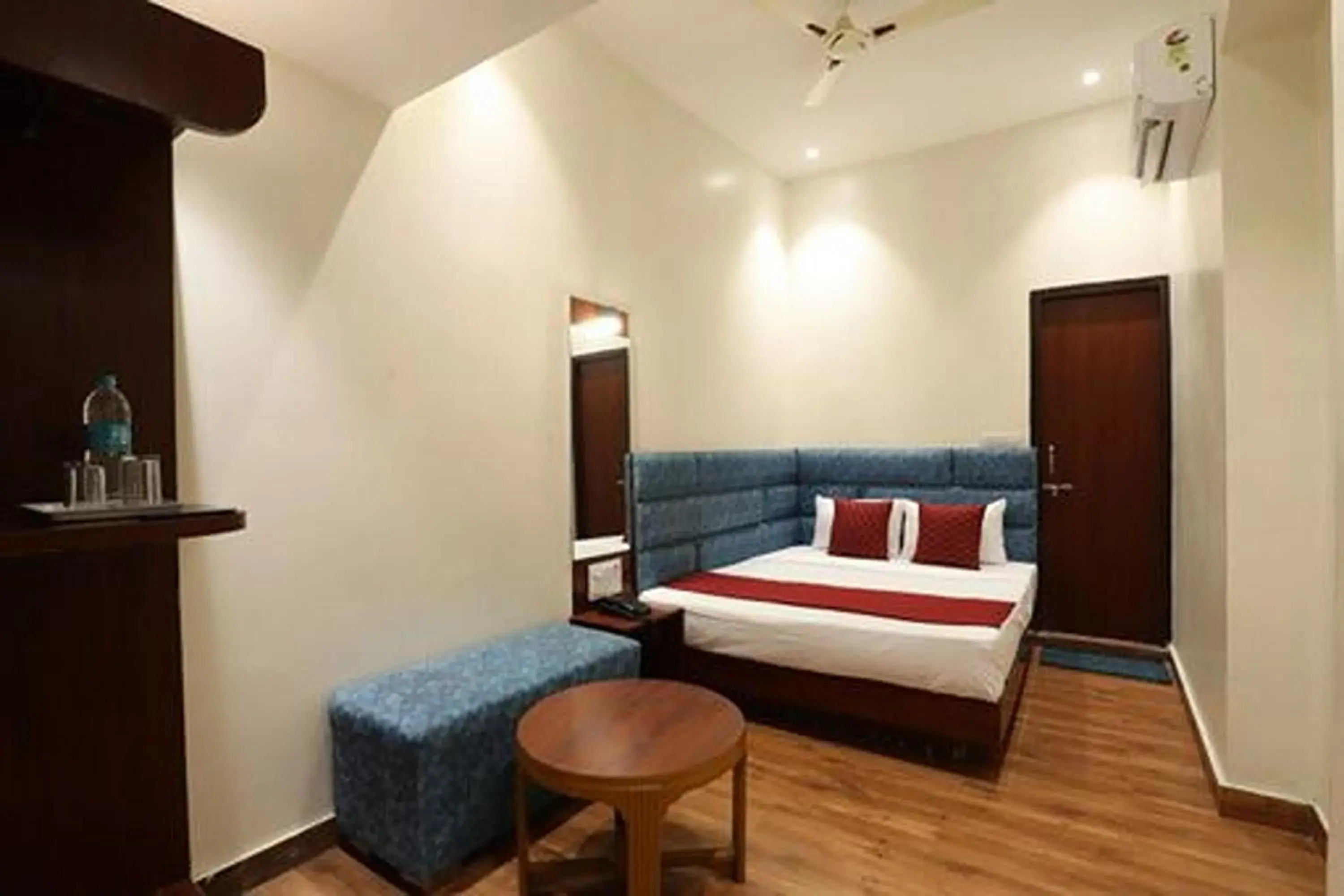 Bed in Hotel Amrit Near Old Delhi Railway Station Bed in Hotel Amrit Near Old Delhi Railway Station