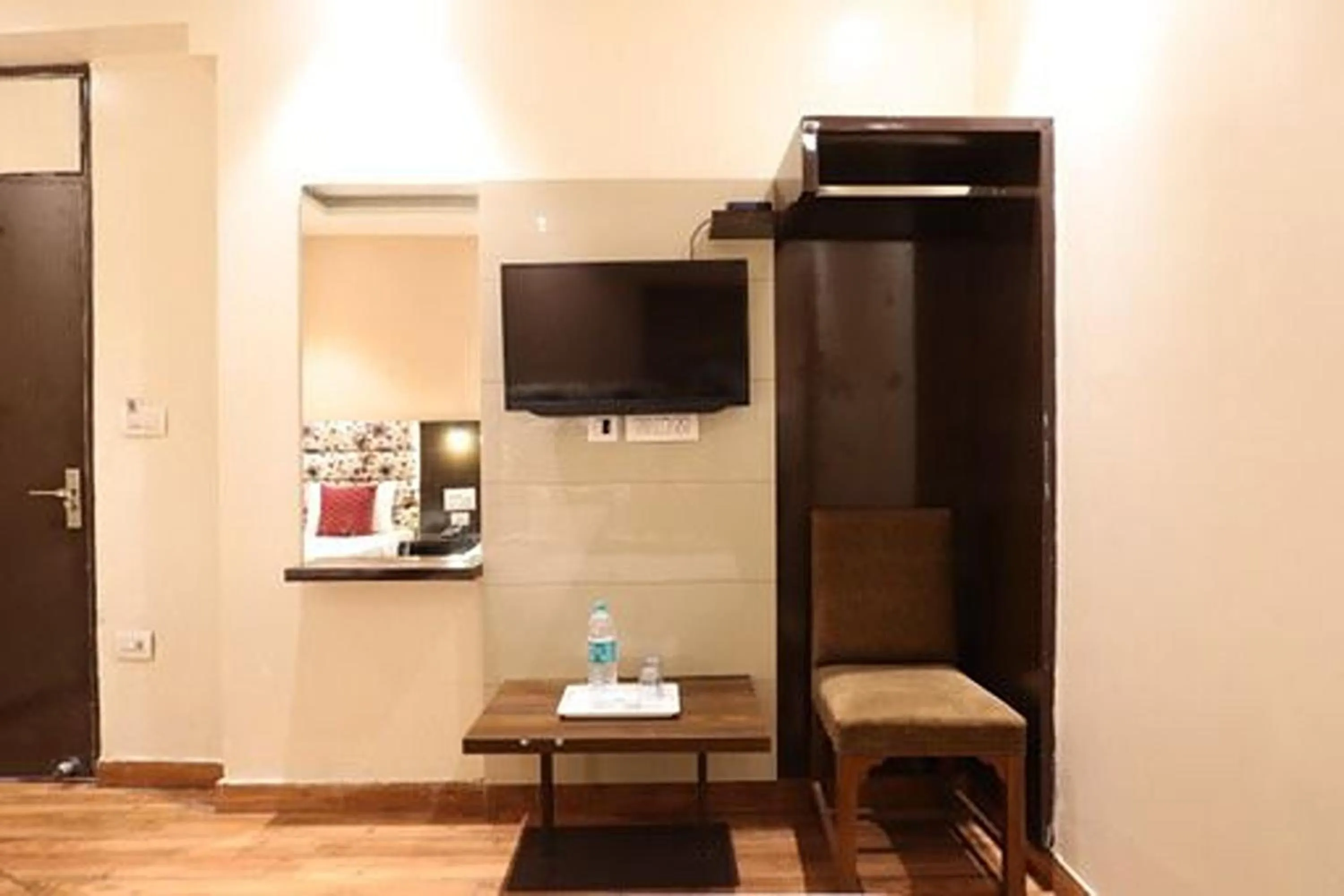 Bedroom in Hotel Amrit Near Old Delhi Railway Station