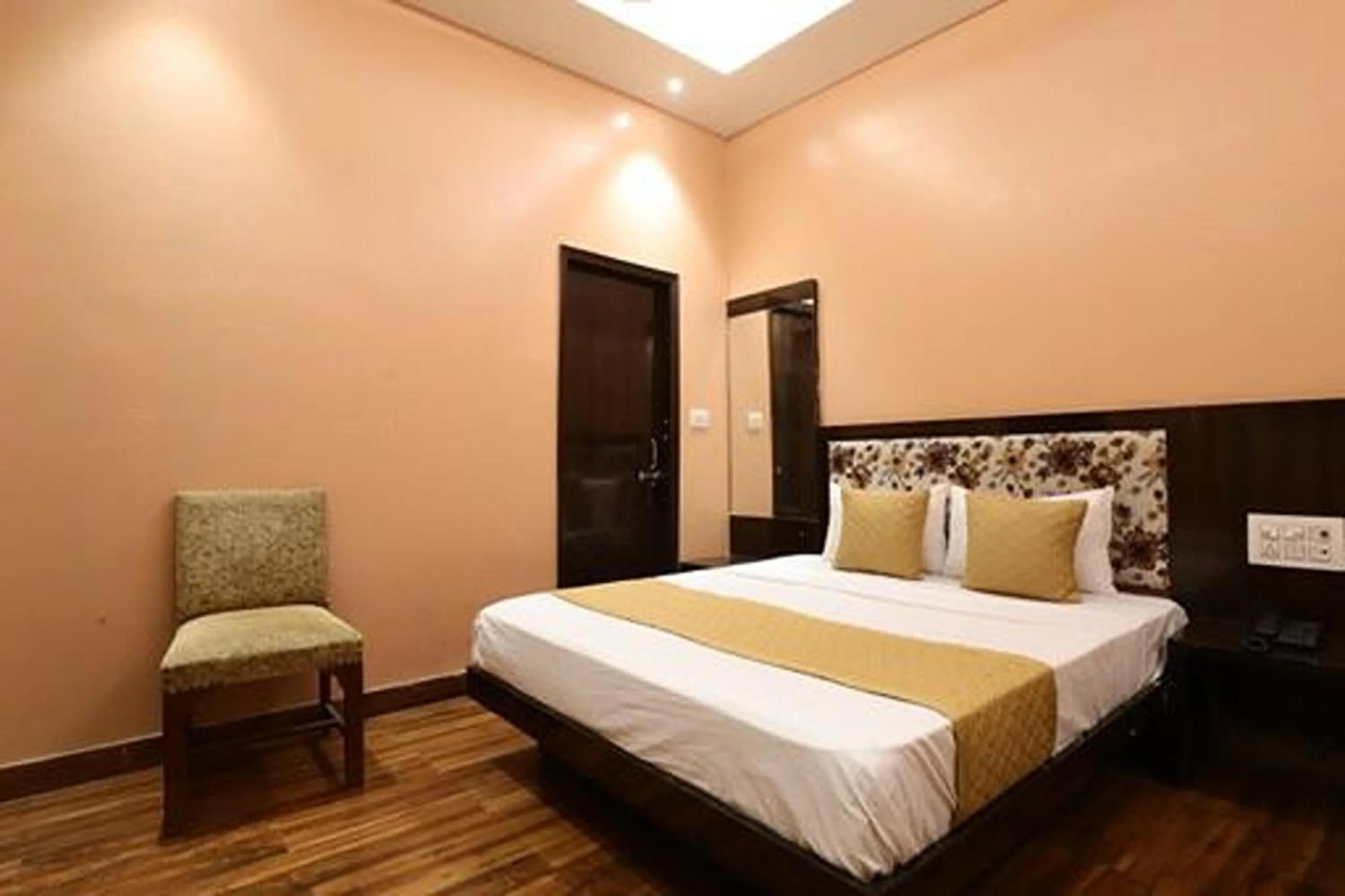 Bed in Hotel Amrit Near Old Delhi Railway Station