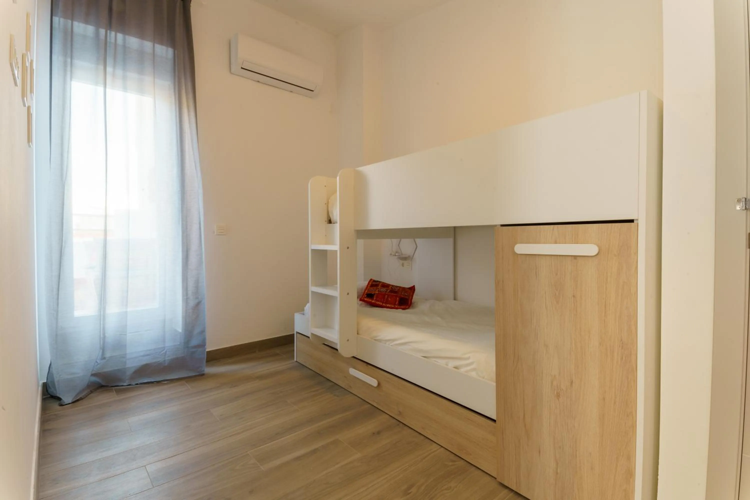 Bedroom, Bed in APARTAMENTOS MAPAMUNDI