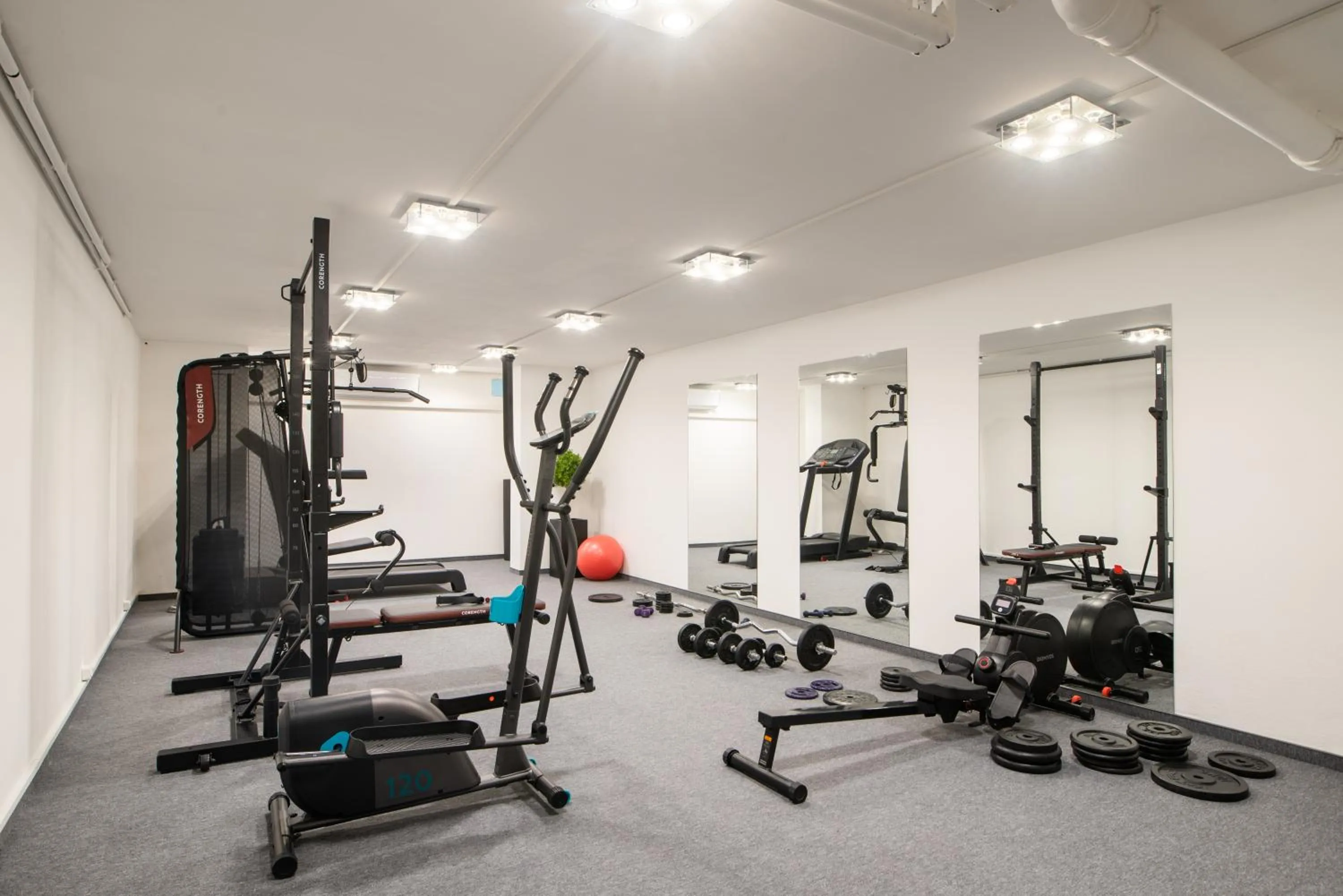 Fitness centre/facilities in Holdvirág Hotel