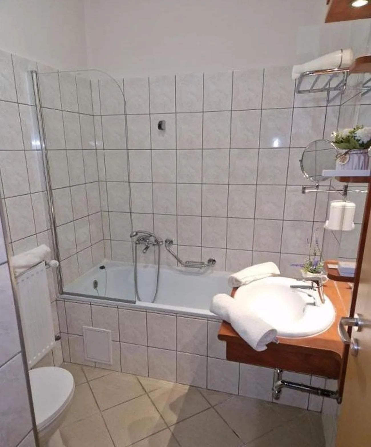 Toilet in Holdvirág Hotel