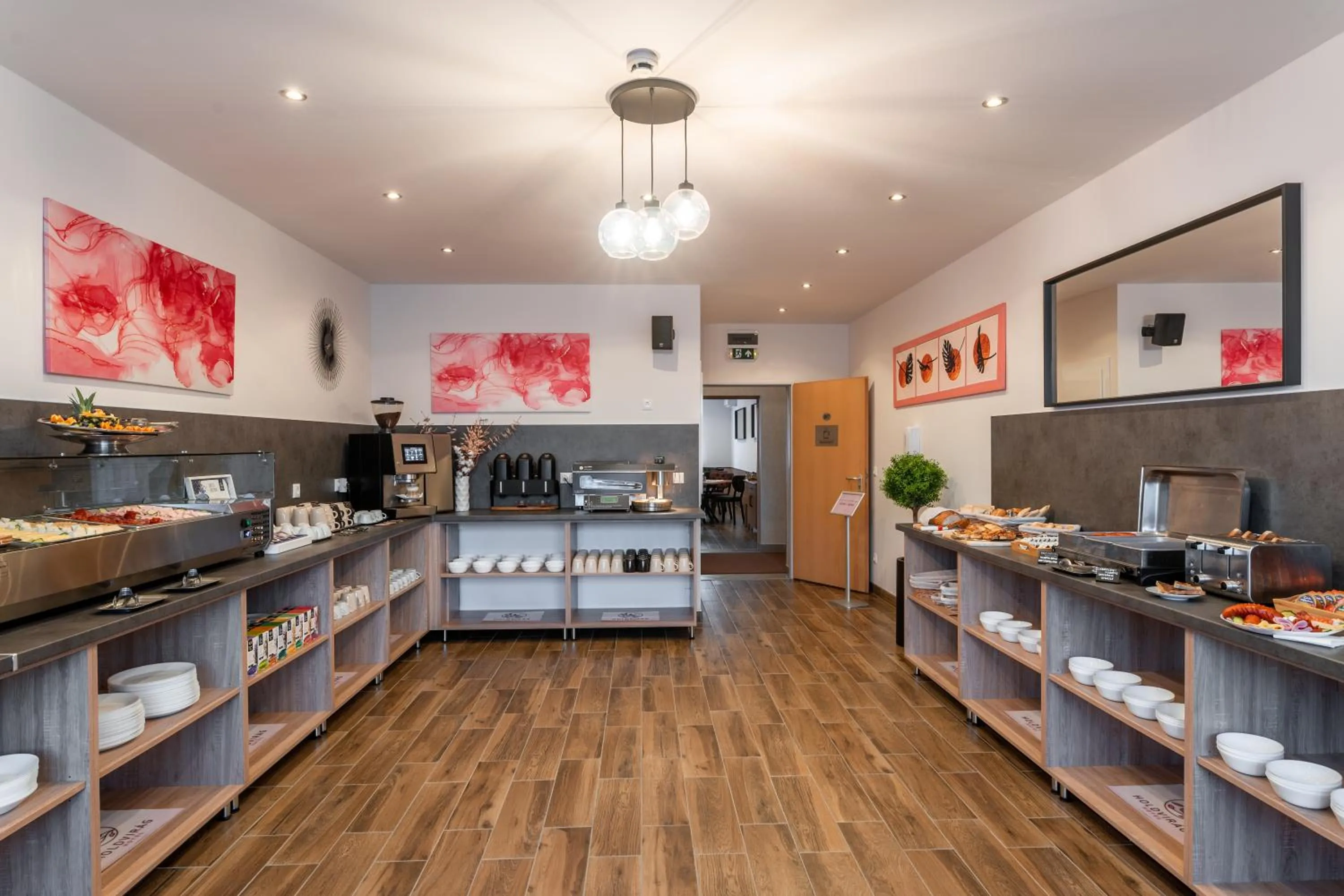 Buffet breakfast in Holdvirág Hotel