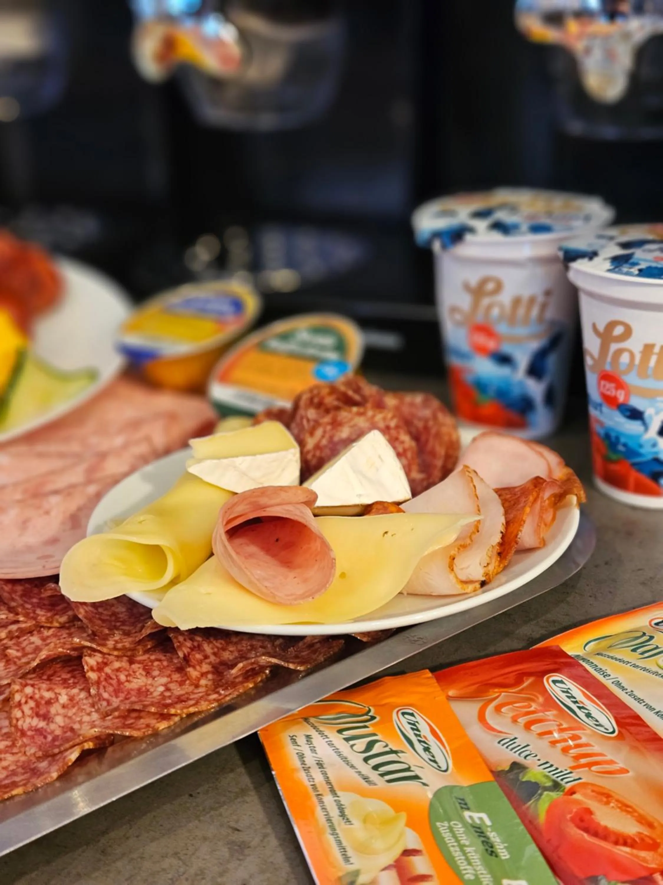 Breakfast in Holdvirág Hotel