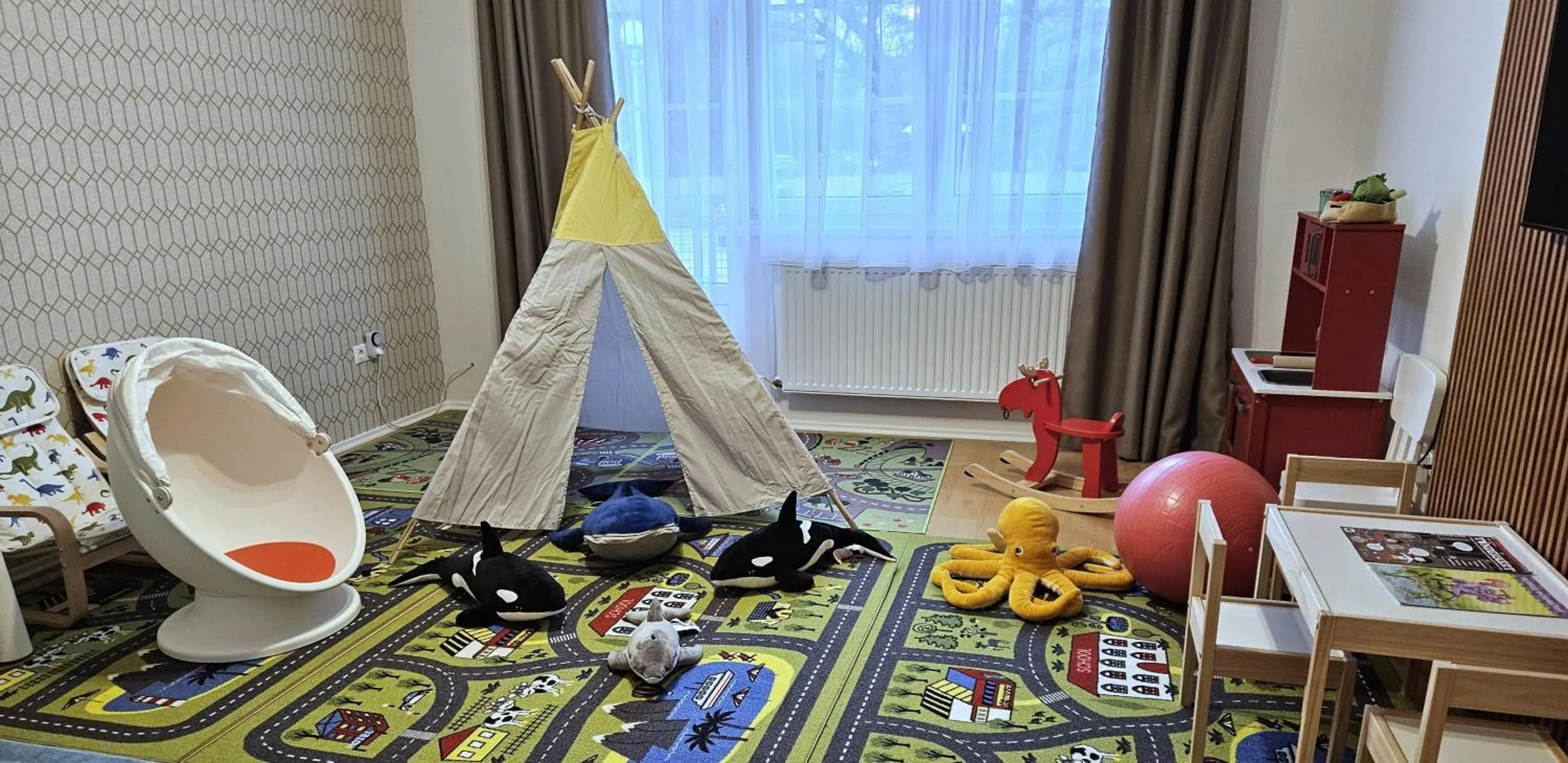 Game Room in Holdvirág Hotel