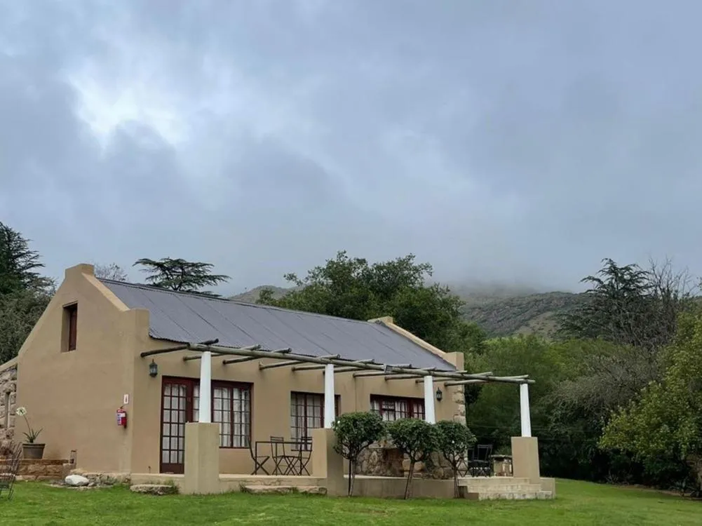 VULTURES LODGE