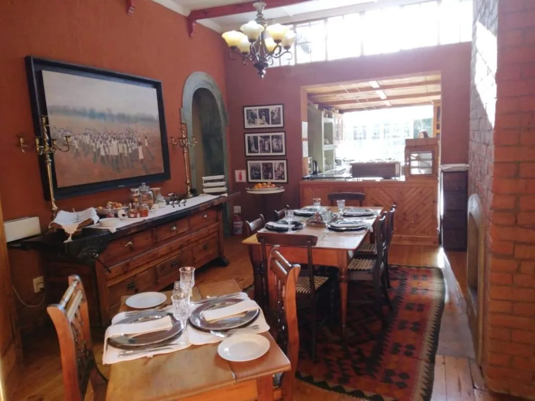 VULTURES LODGE