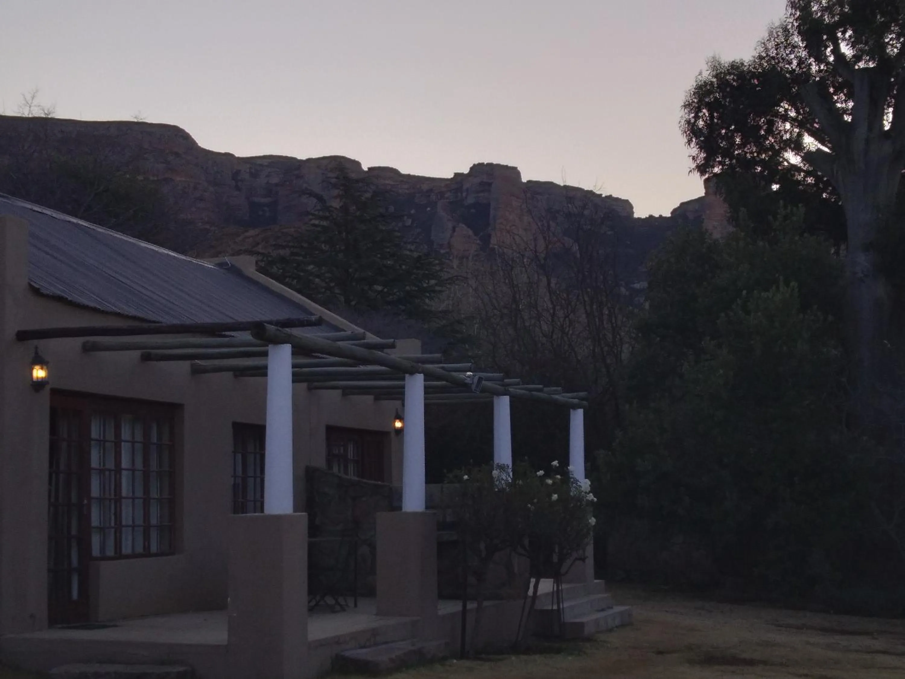 VULTURES LODGE