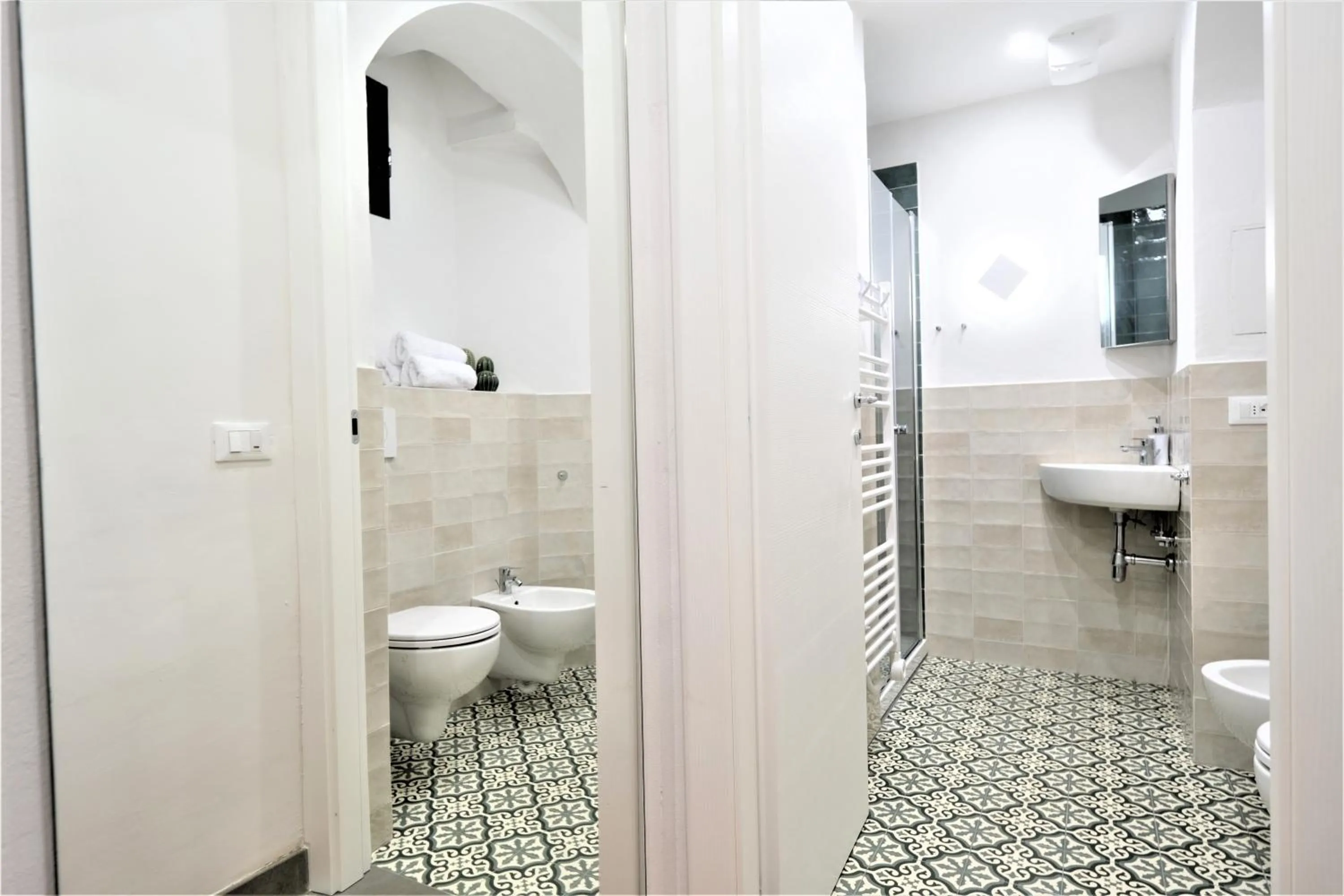Shower in Wine Apartments Florence Ribolla