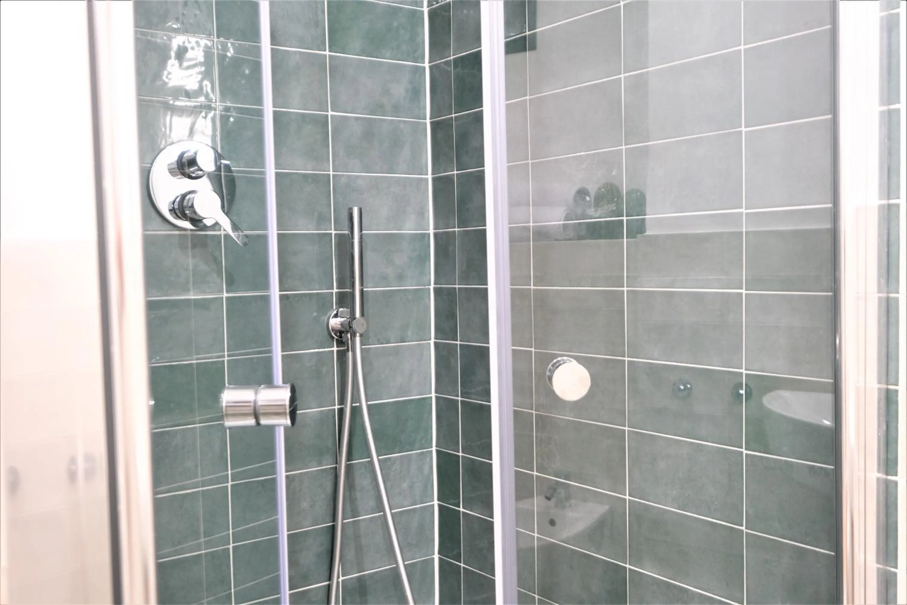 Shower in Wine Apartments Florence Ribolla