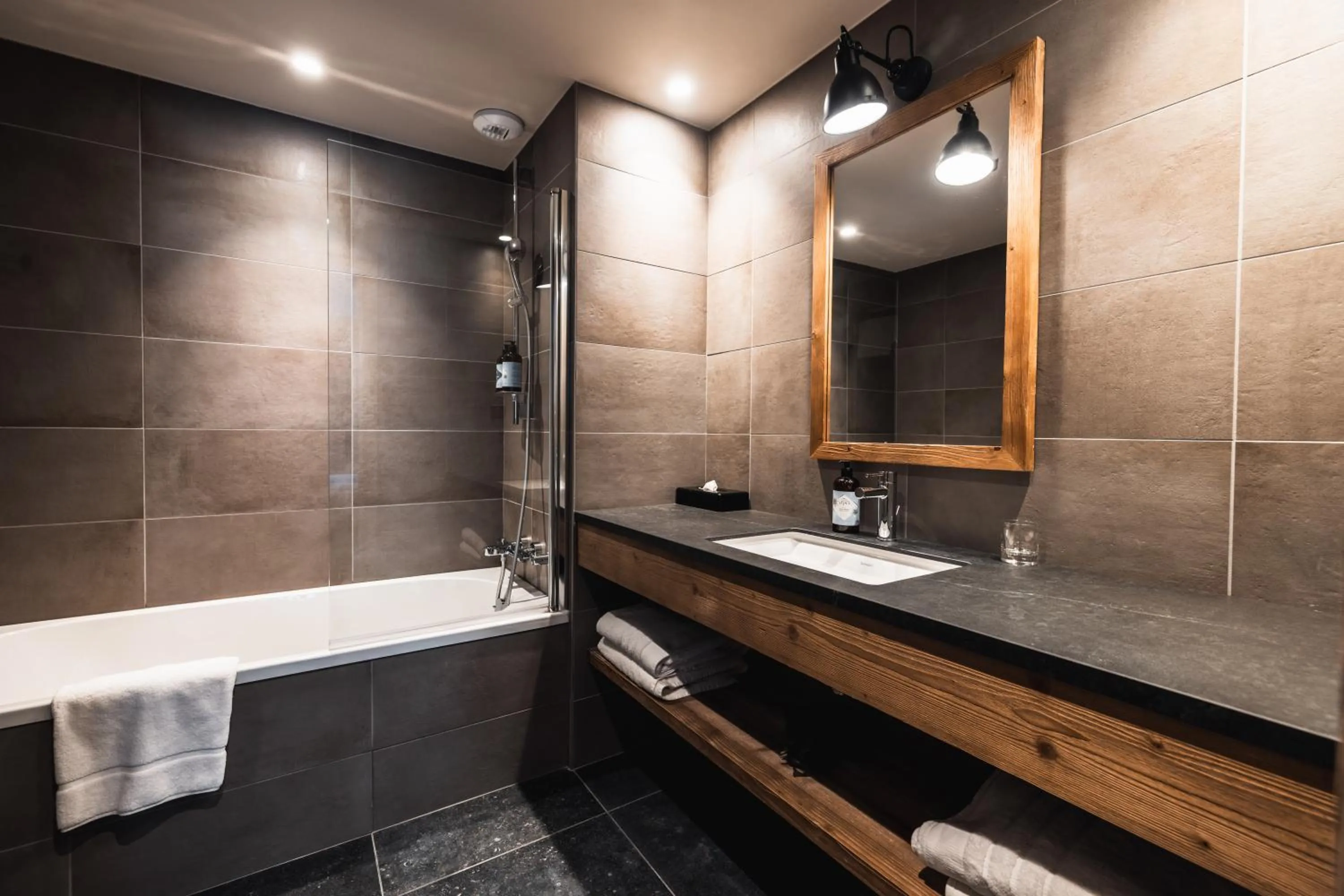 Bathroom in Hôtel de la Roche