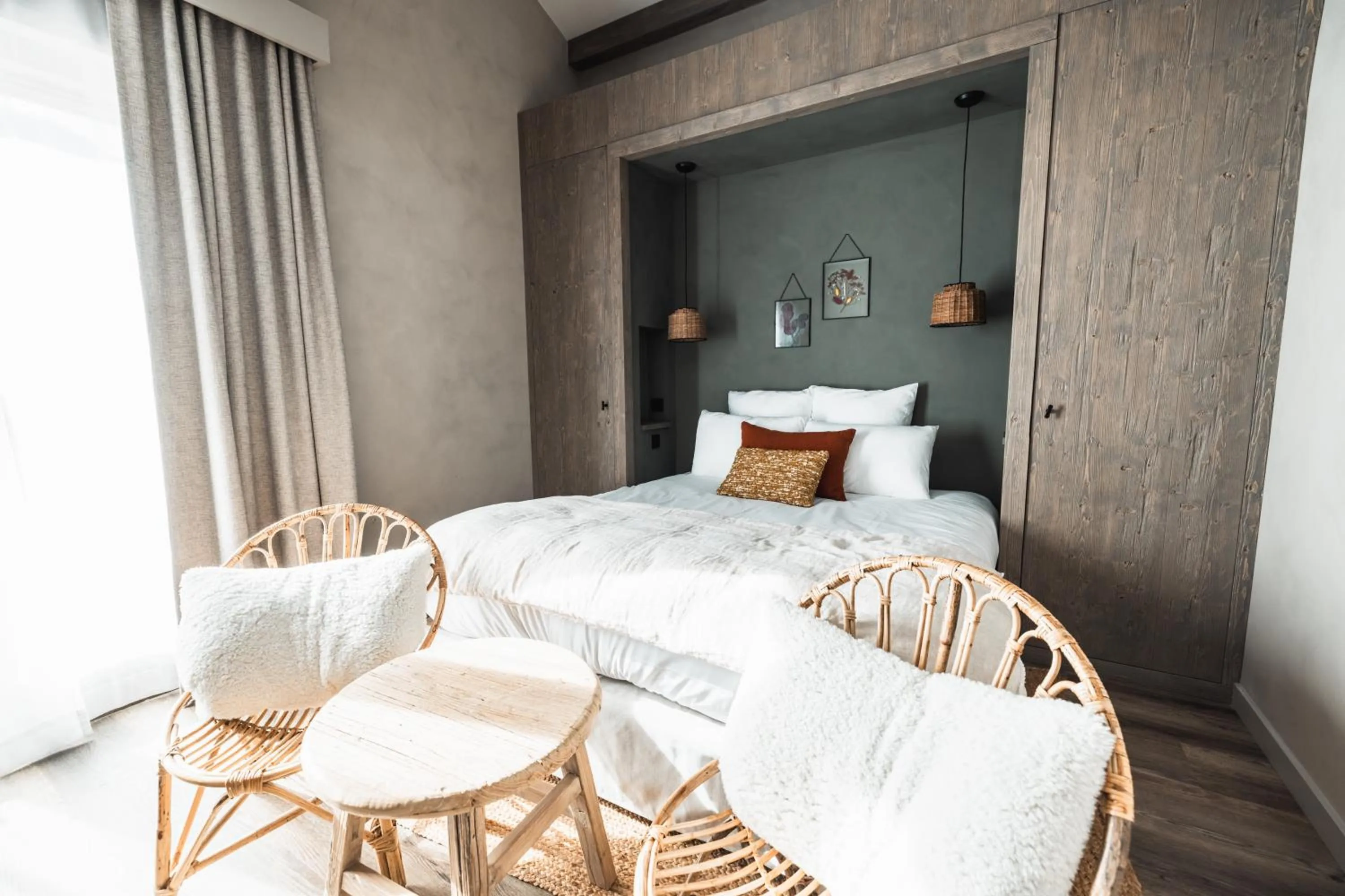 Photo of the whole room, Bed in Hôtel de la Roche