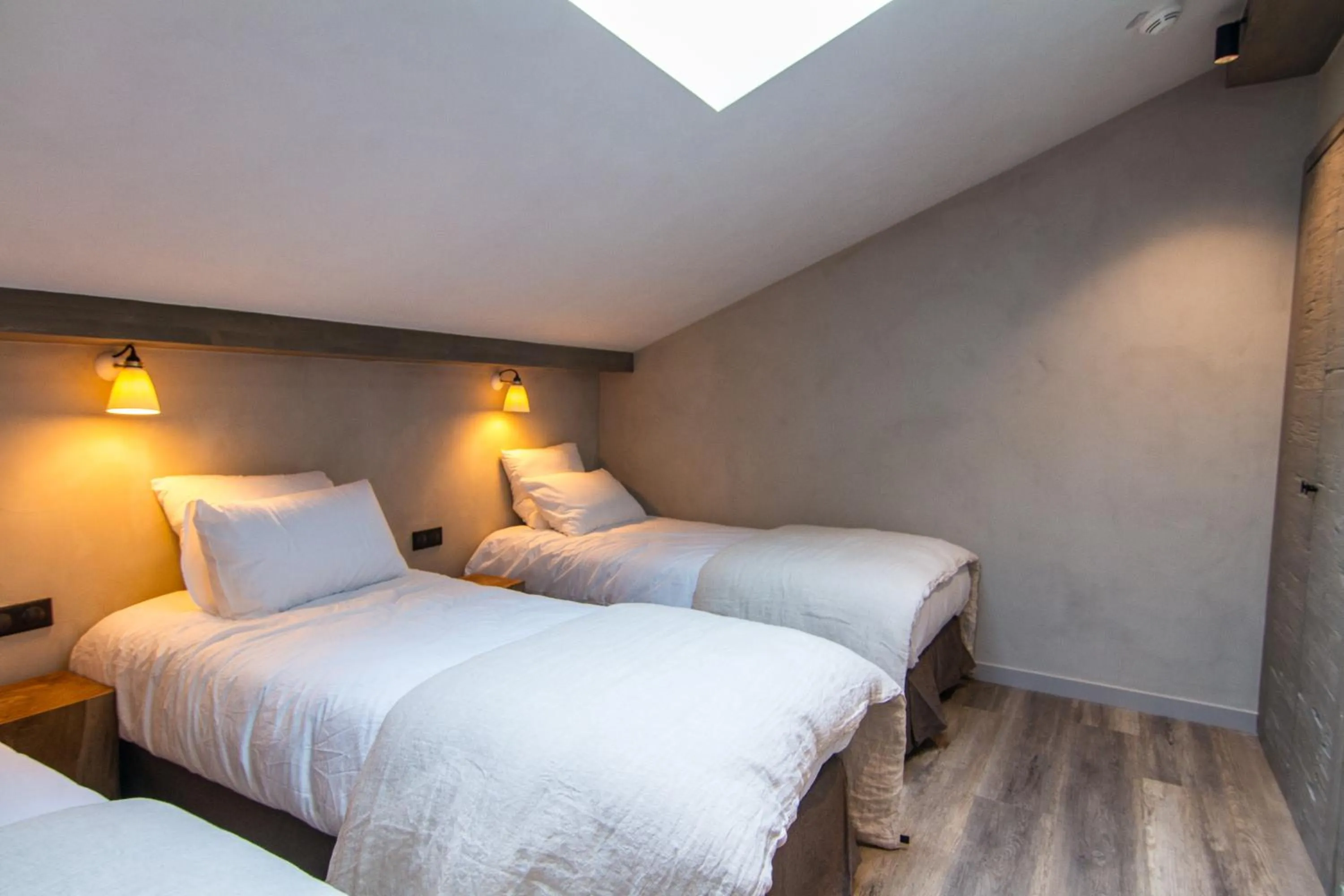 Photo of the whole room, Bed in Hôtel de la Roche