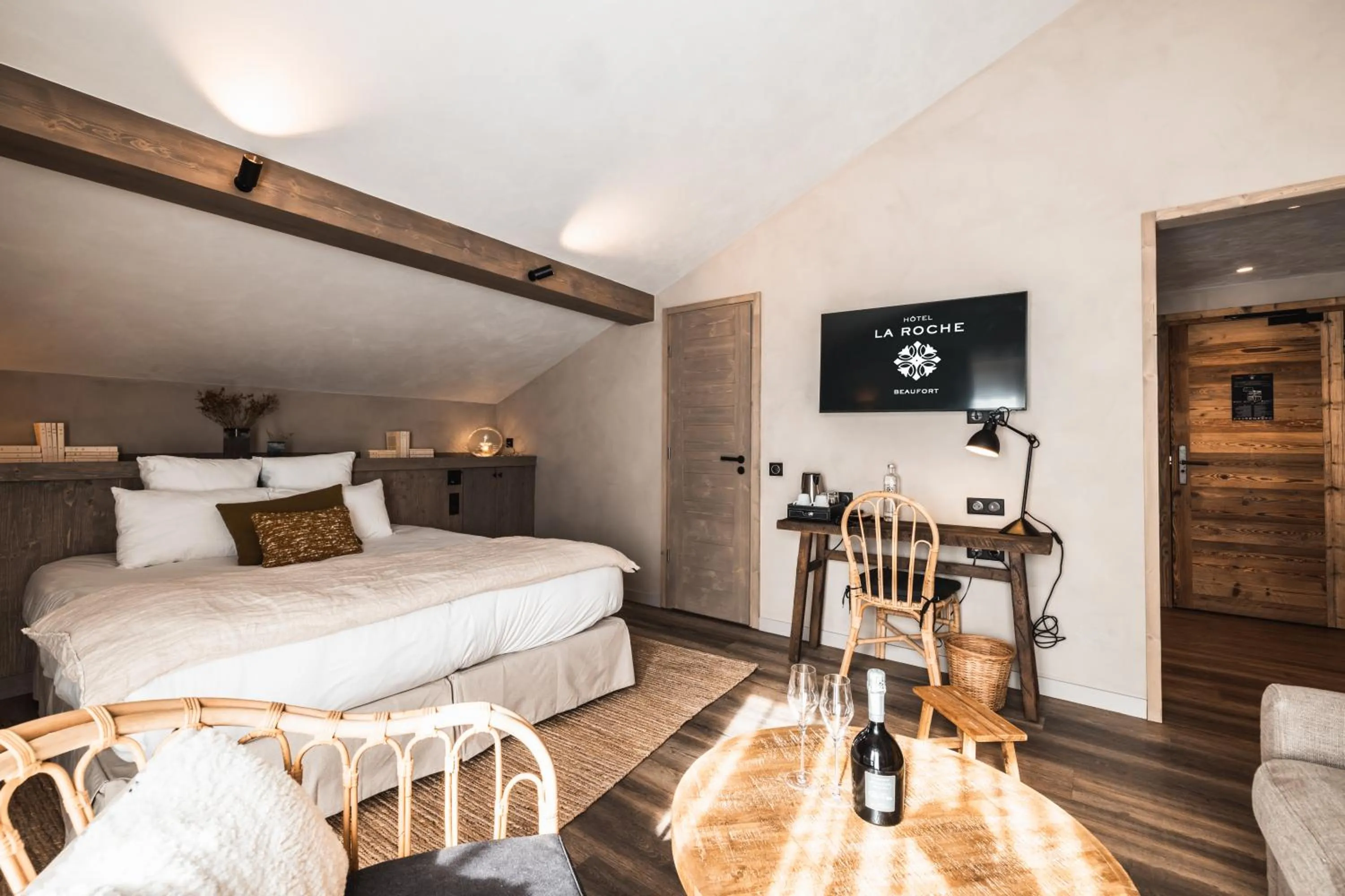 Bedroom, Bed in Hôtel de la Roche