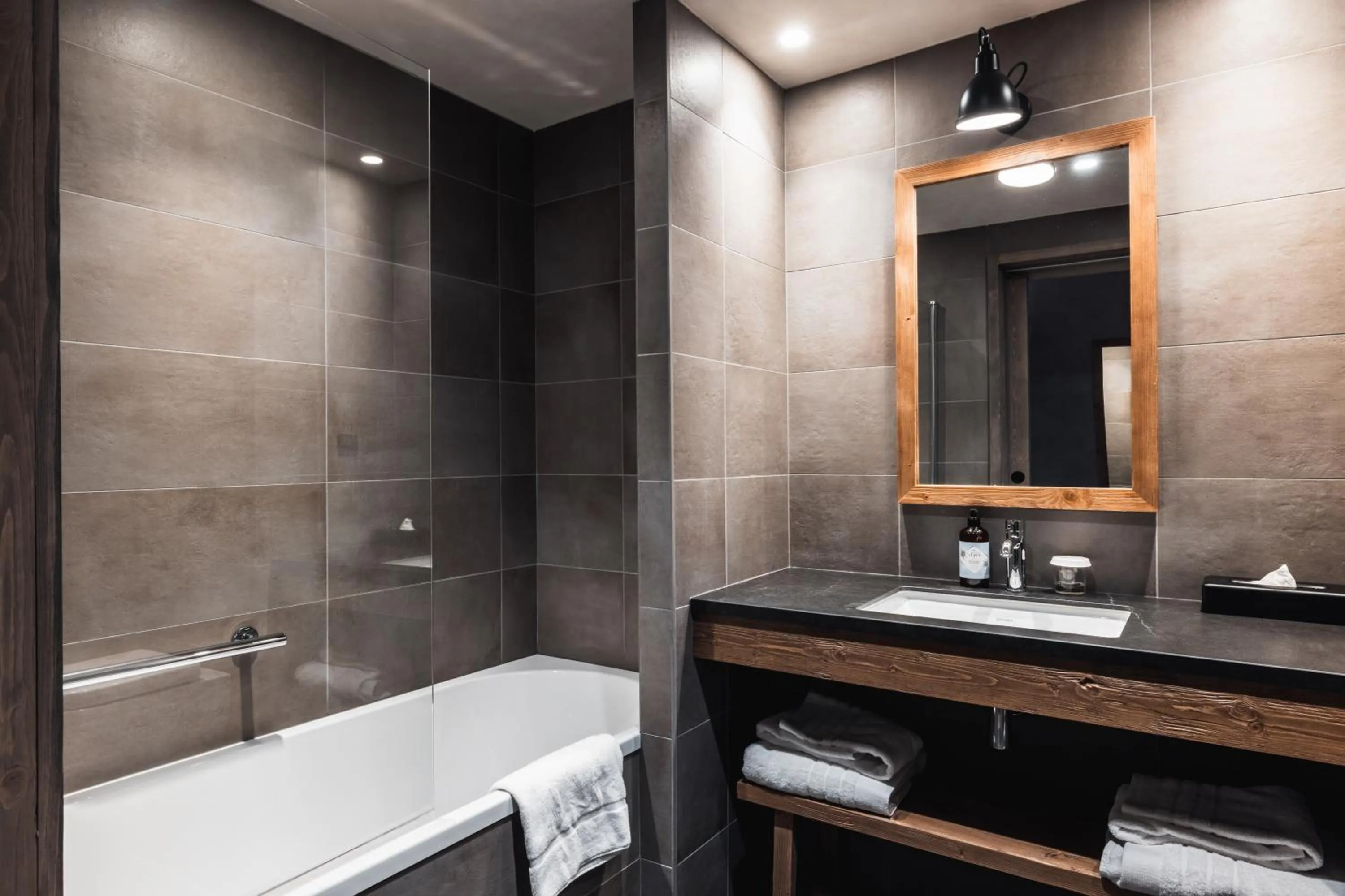 Bathroom in Hôtel de la Roche