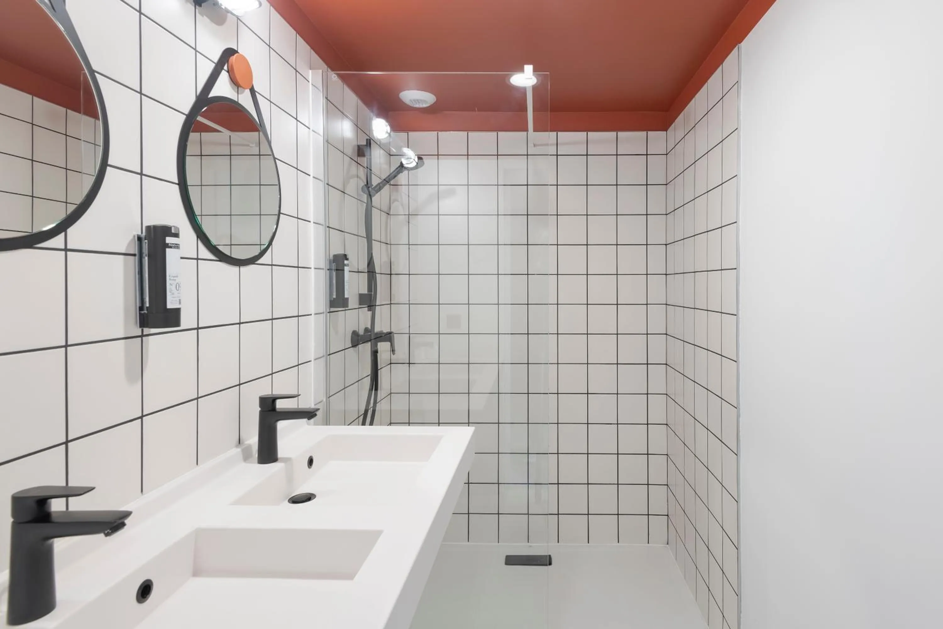 Bathroom in Quai Central