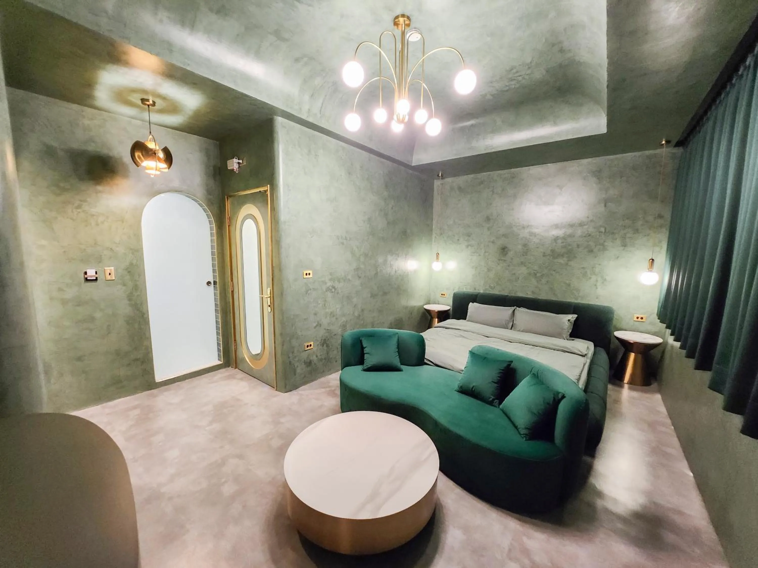 Photo of the whole room in ART BnB