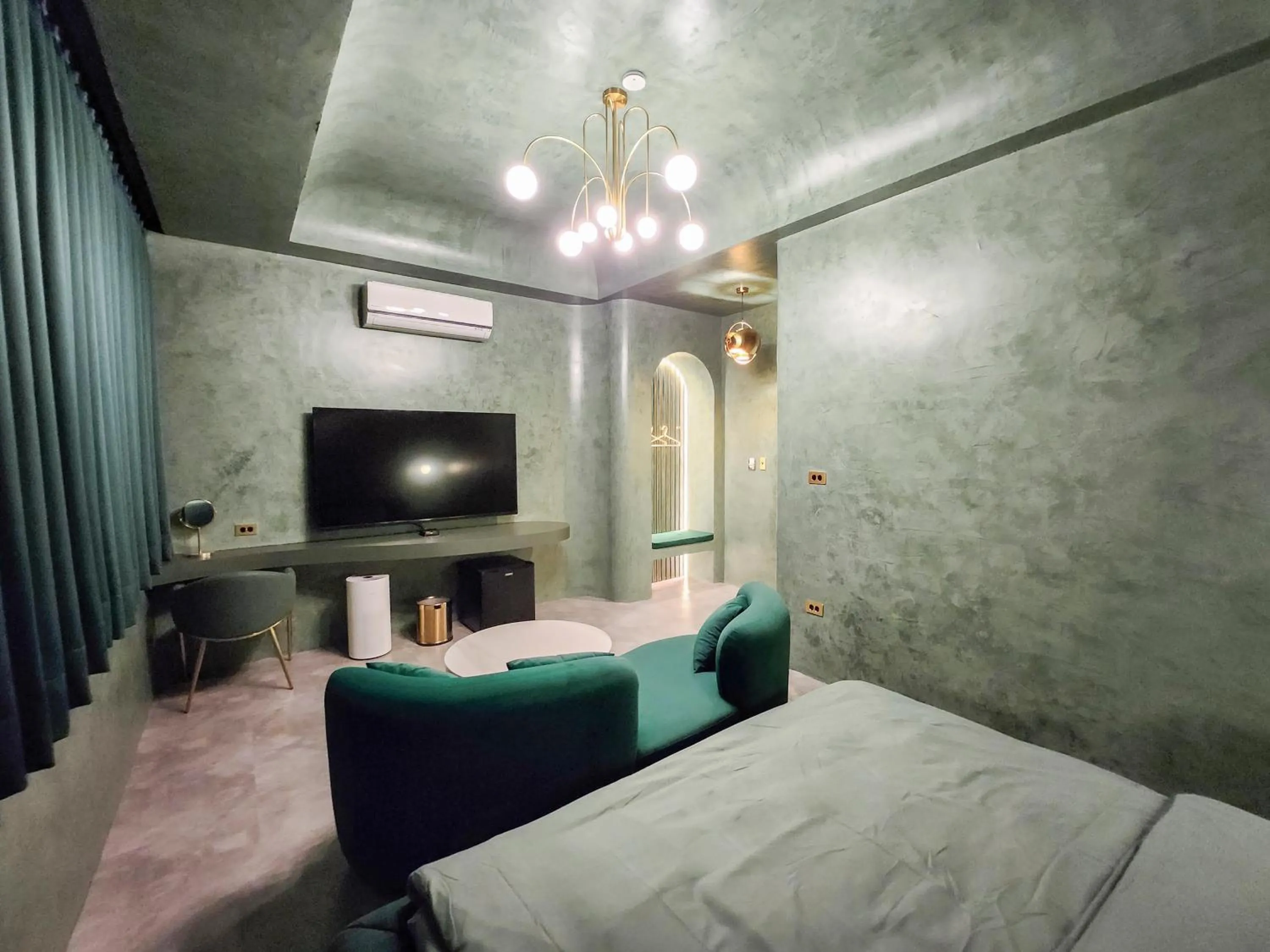 Photo of the whole room, Bed in ART BnB