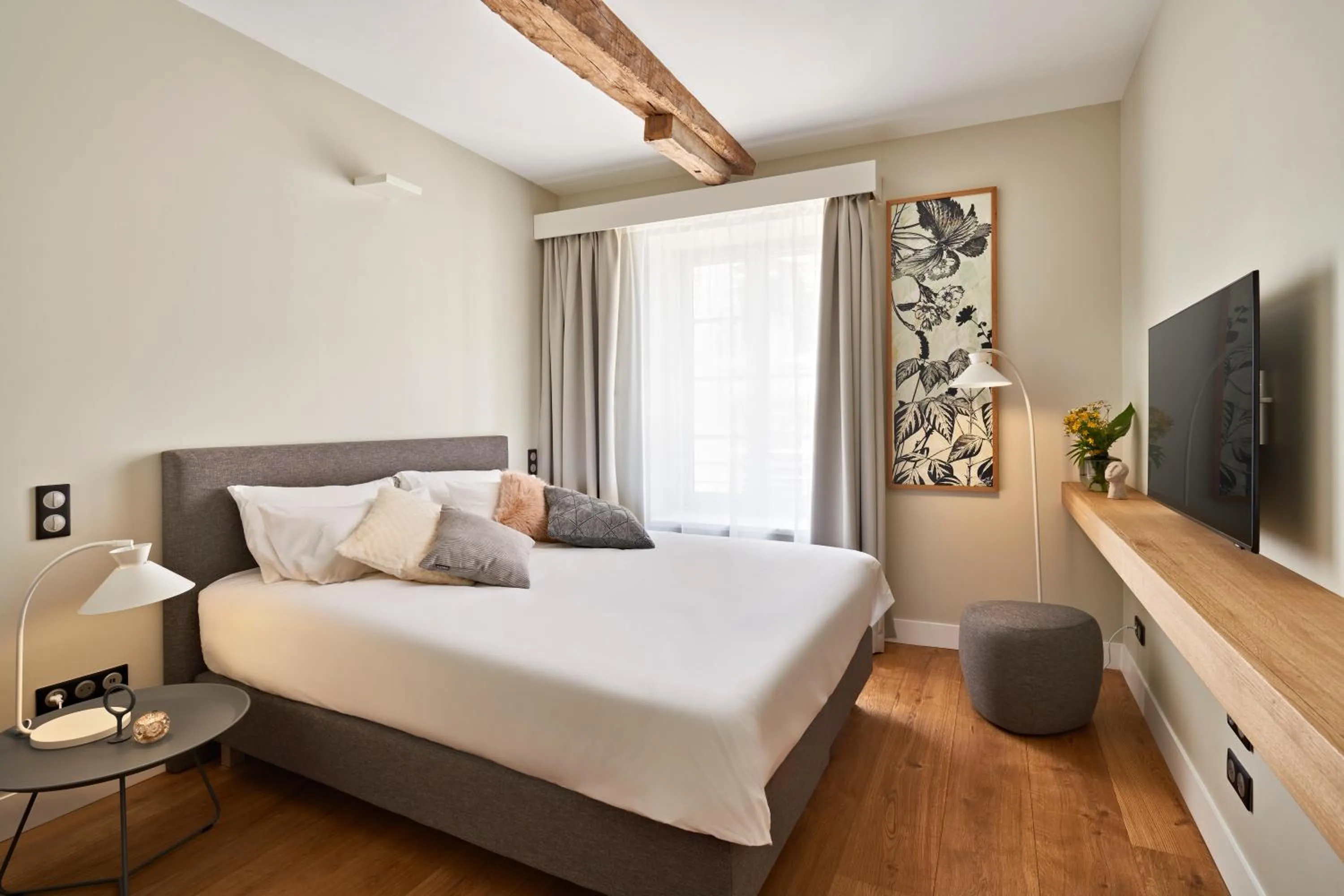 Bedroom, Bed in Hotel Le Chevalier Bleu