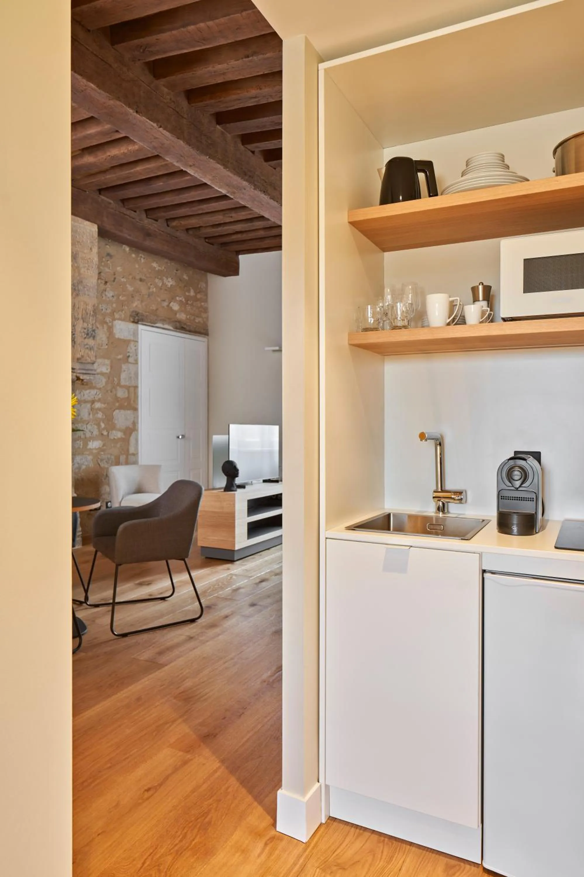 Coffee/tea facilities in Hotel Le Chevalier Bleu