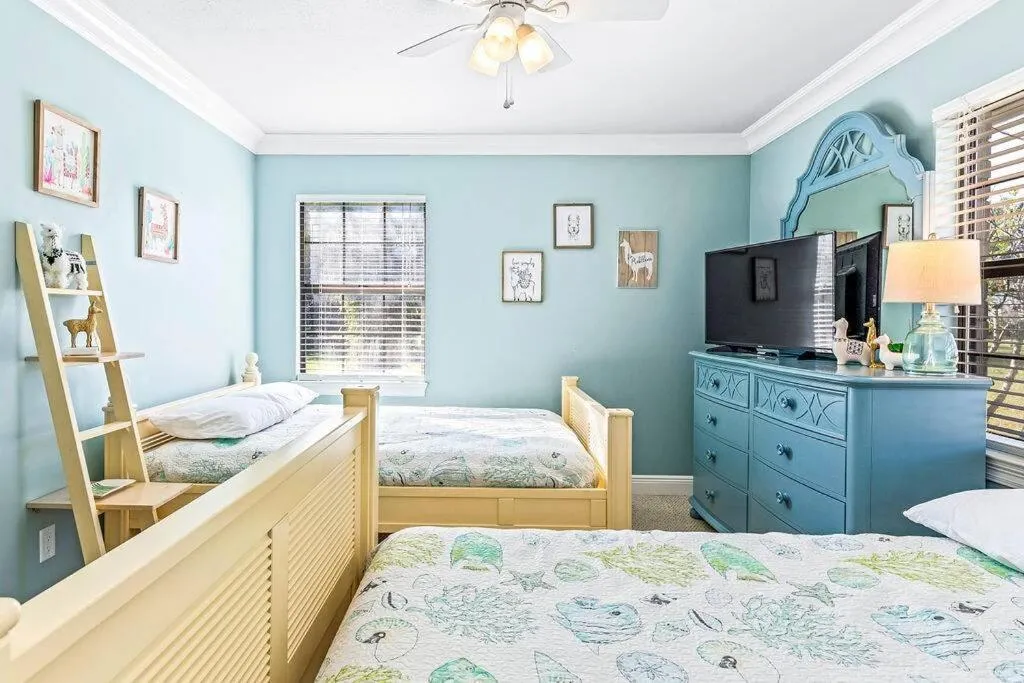 Bed in Foley Palms & OWA Resort / Pool