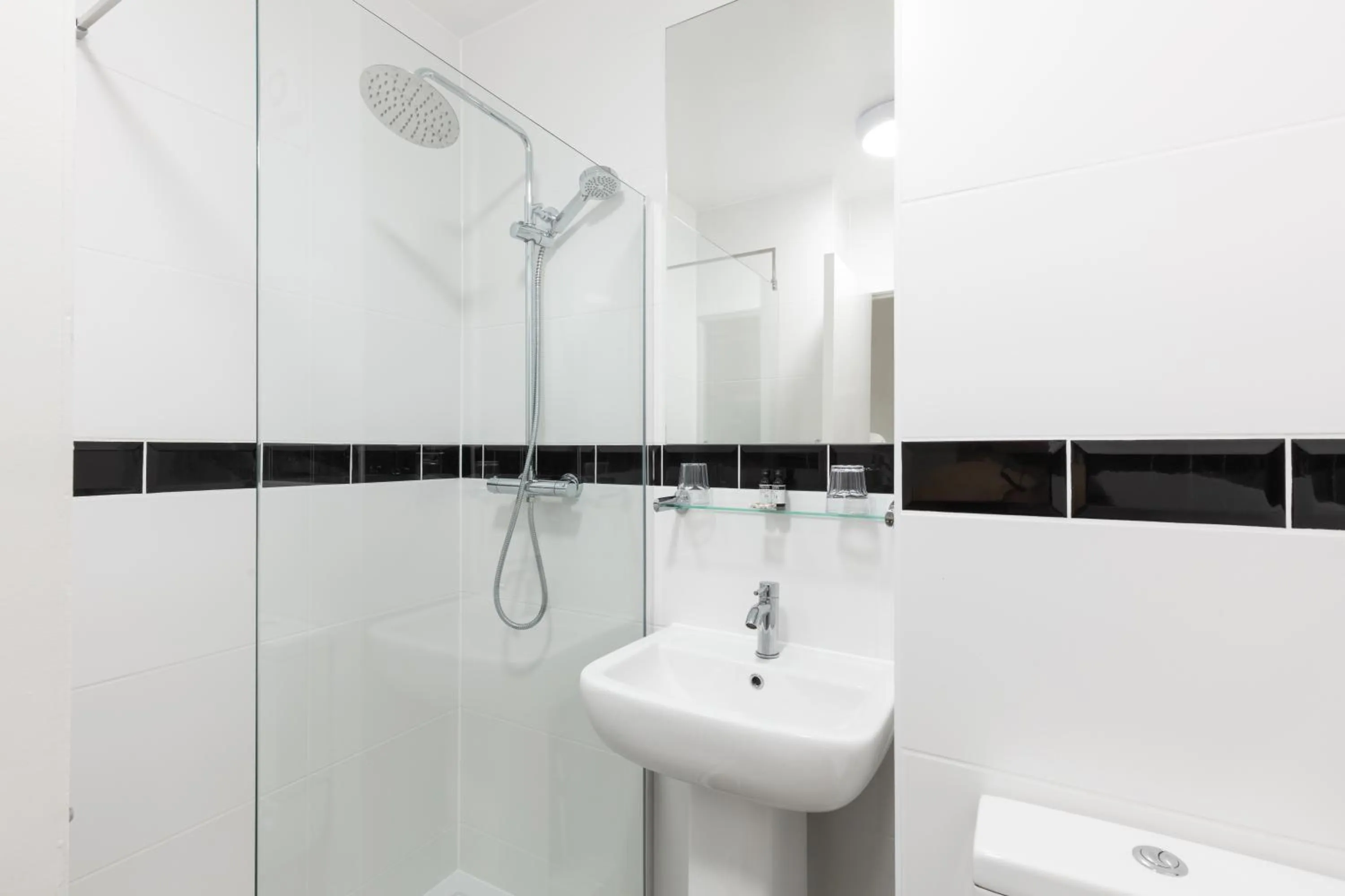 Shower in Dunollie Hotel ‘A Bespoke Hotel’