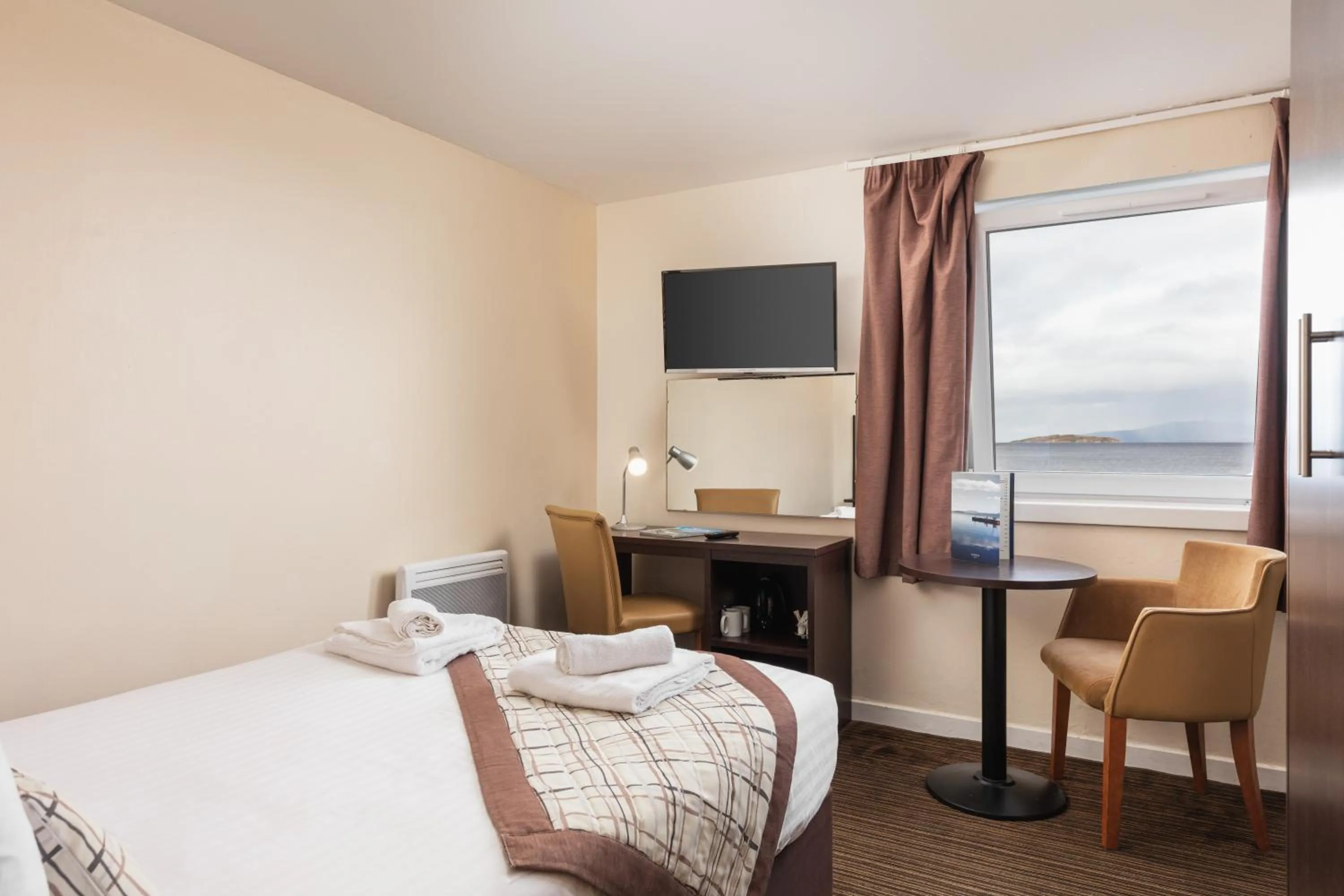 Bedroom, Bed in Dunollie Hotel ‘A Bespoke Hotel’