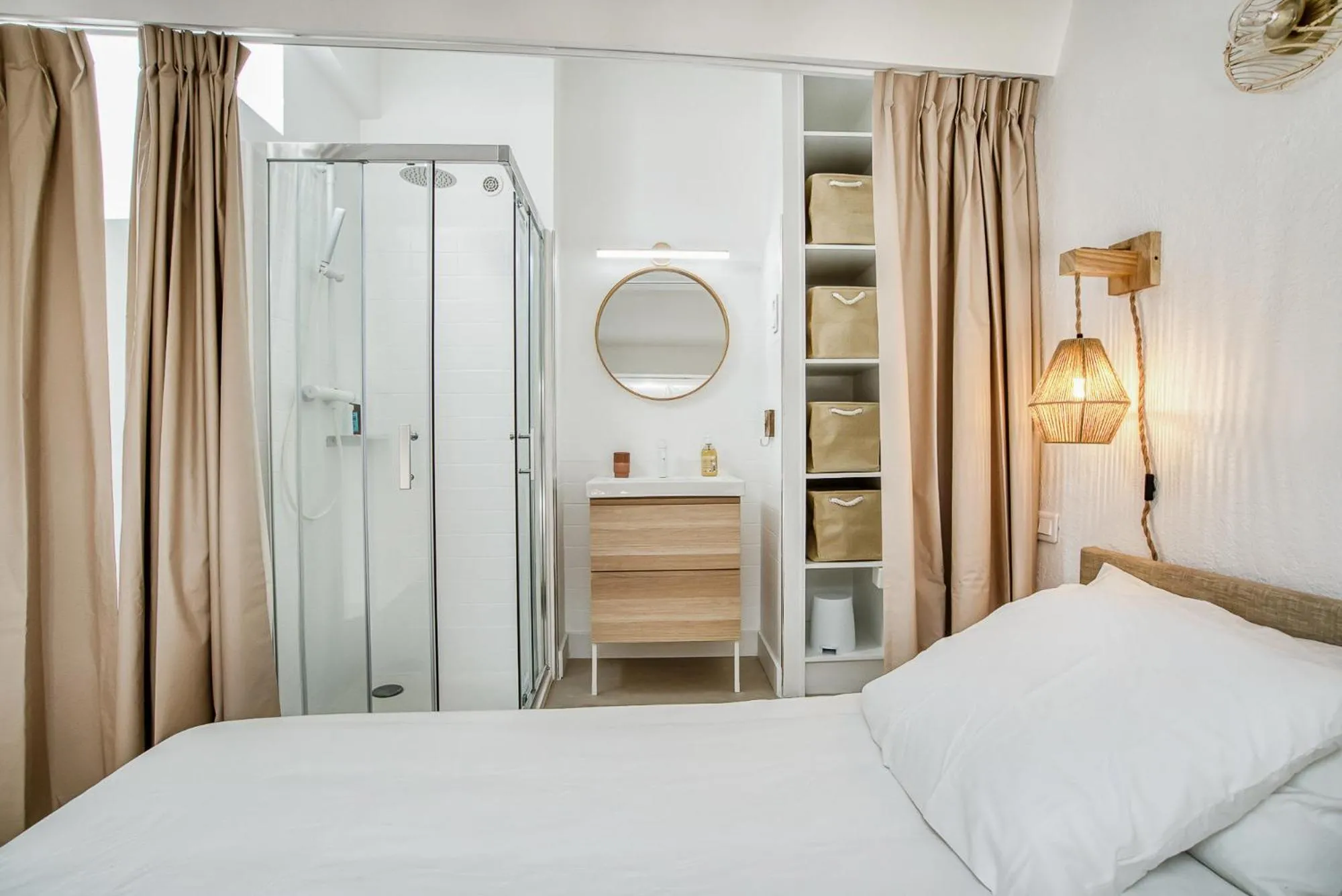 Bathroom, Bed in My little St-Tropez