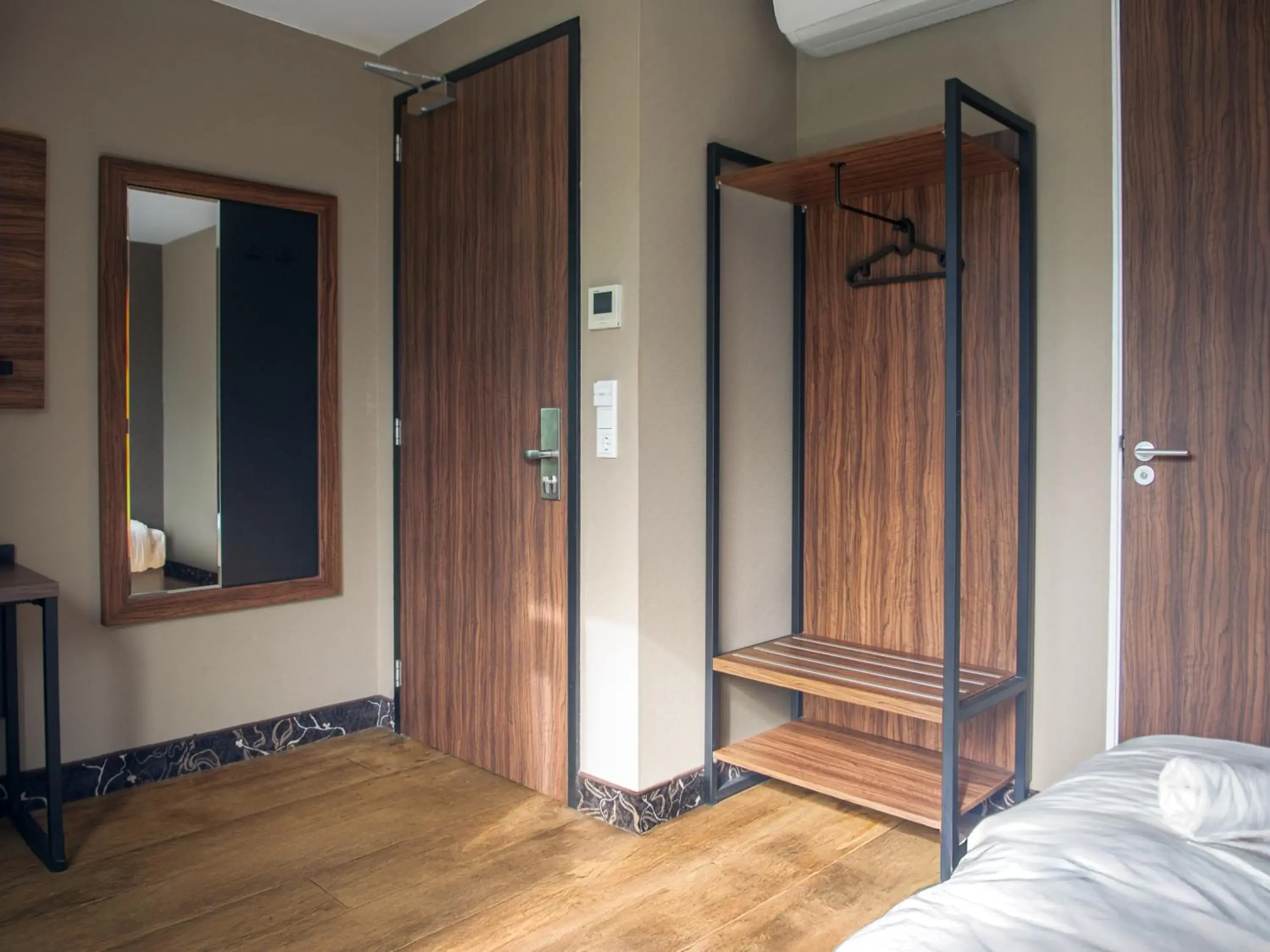 Photo of the whole room, Bed in Amsterdam Lake Hotel Photo of the whole room, Bed in Amsterdam Lake Hotel