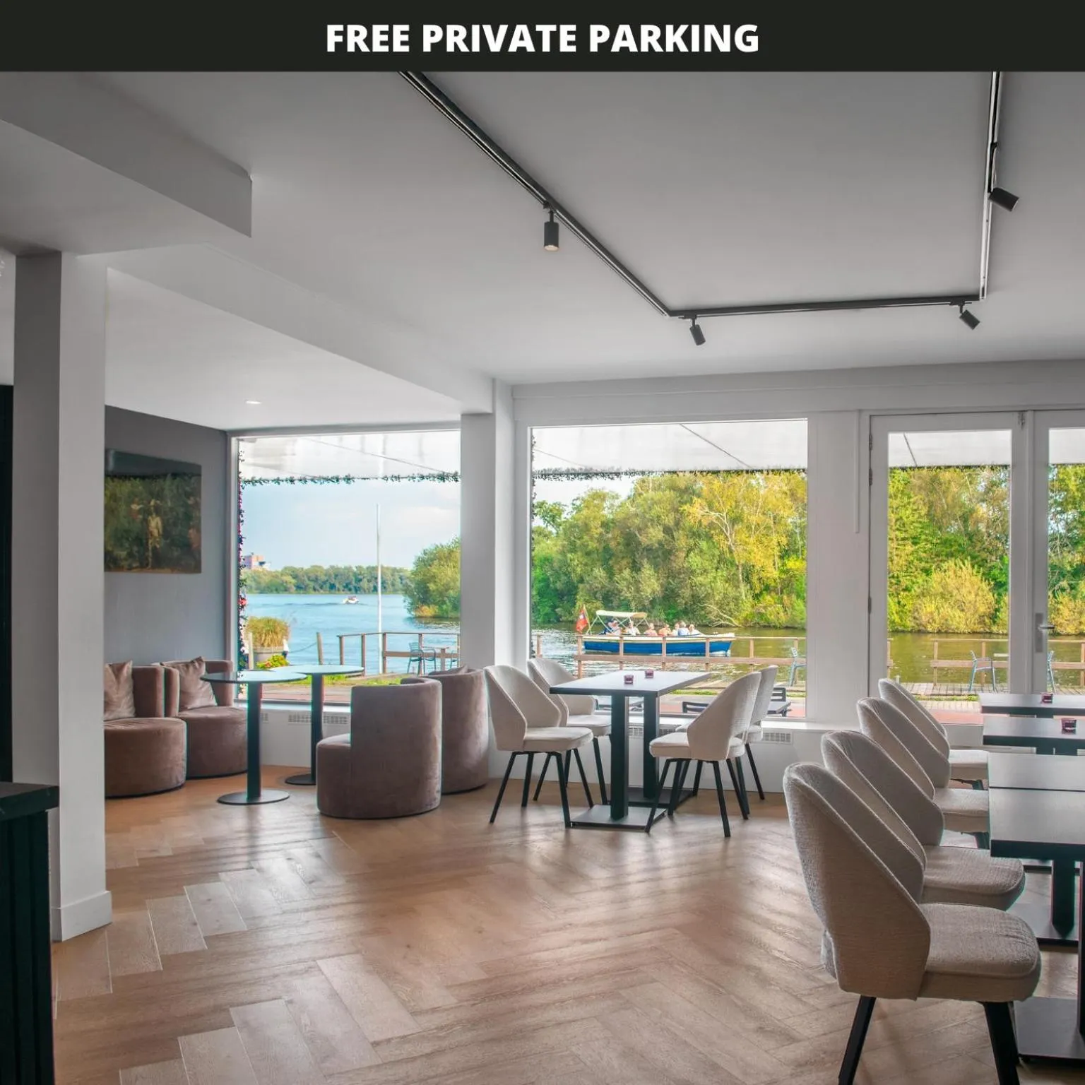 Lobby or reception in Amsterdam Lake Hotel