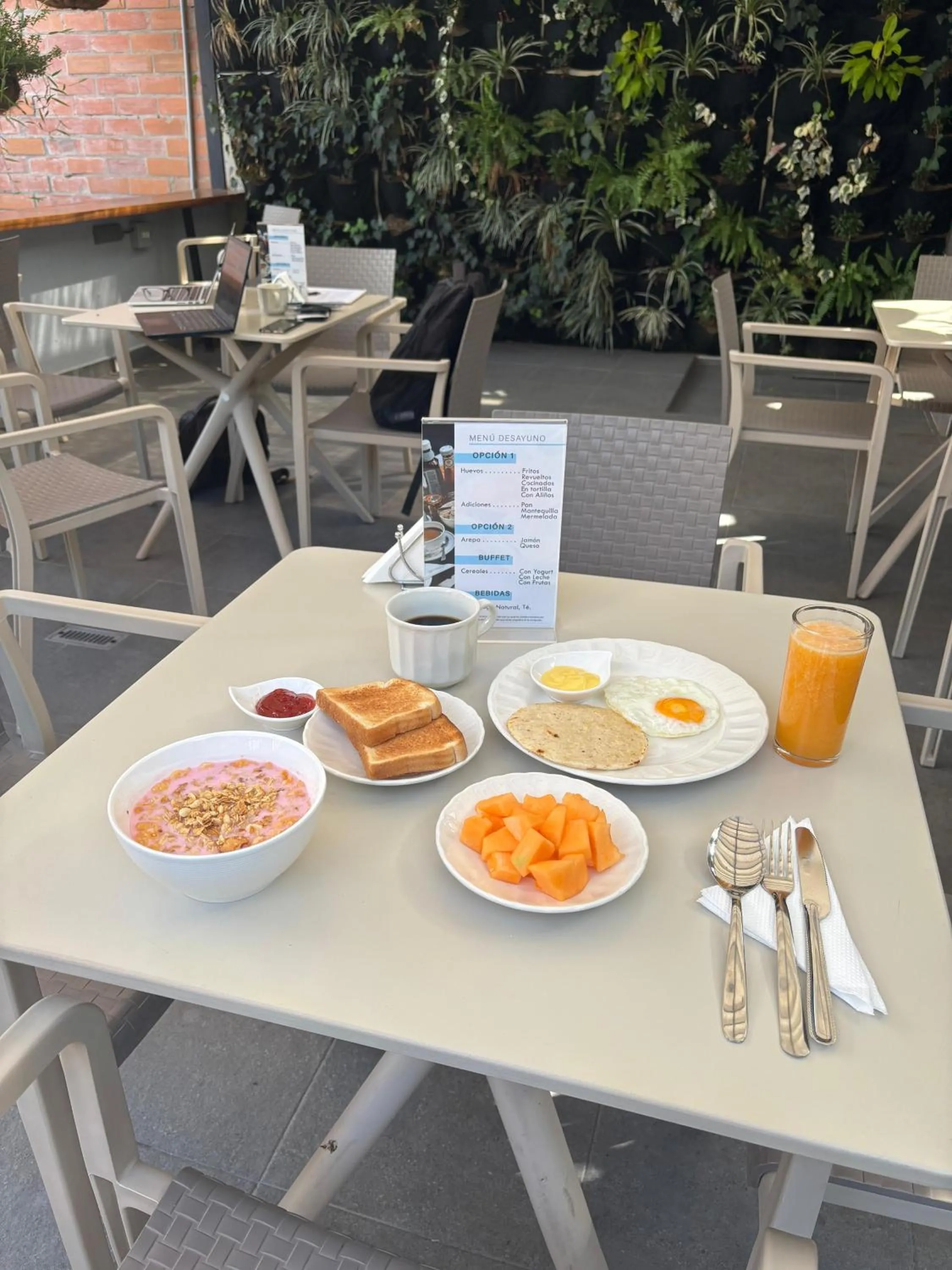 Breakfast in Vita Hotel Boutique - Aire Acondicionado & Desayuno