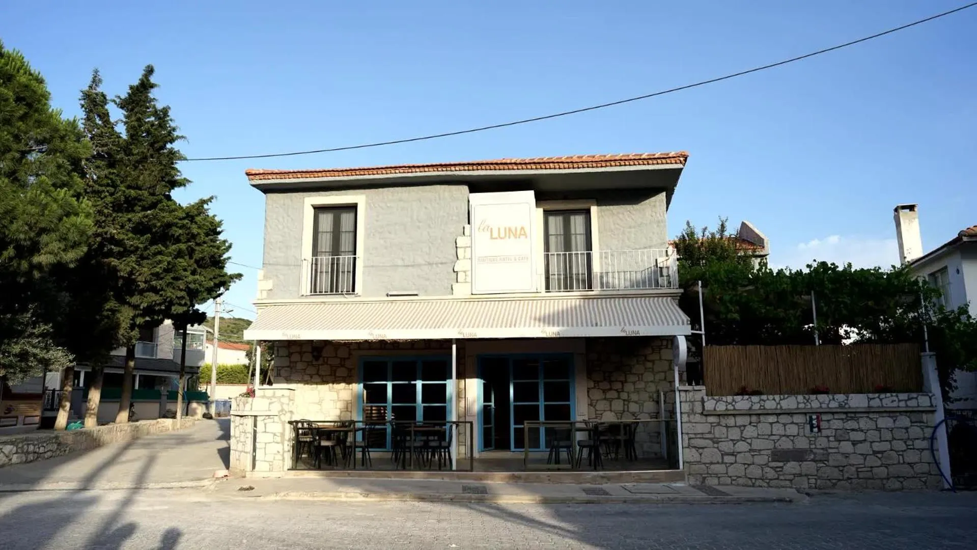 Property building in La Luna Reisdere