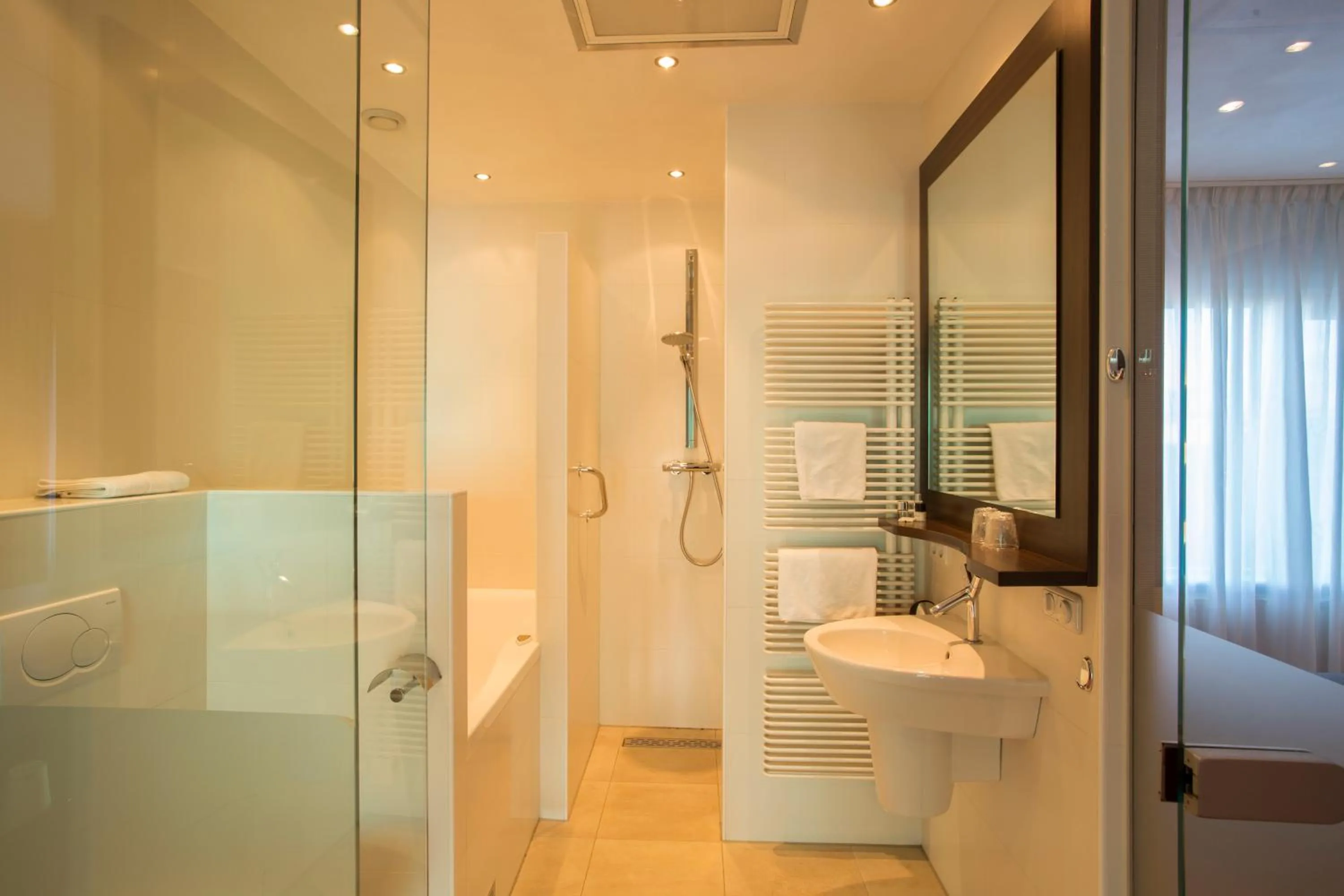 Shower in Hotel Restaurant De Zwaan