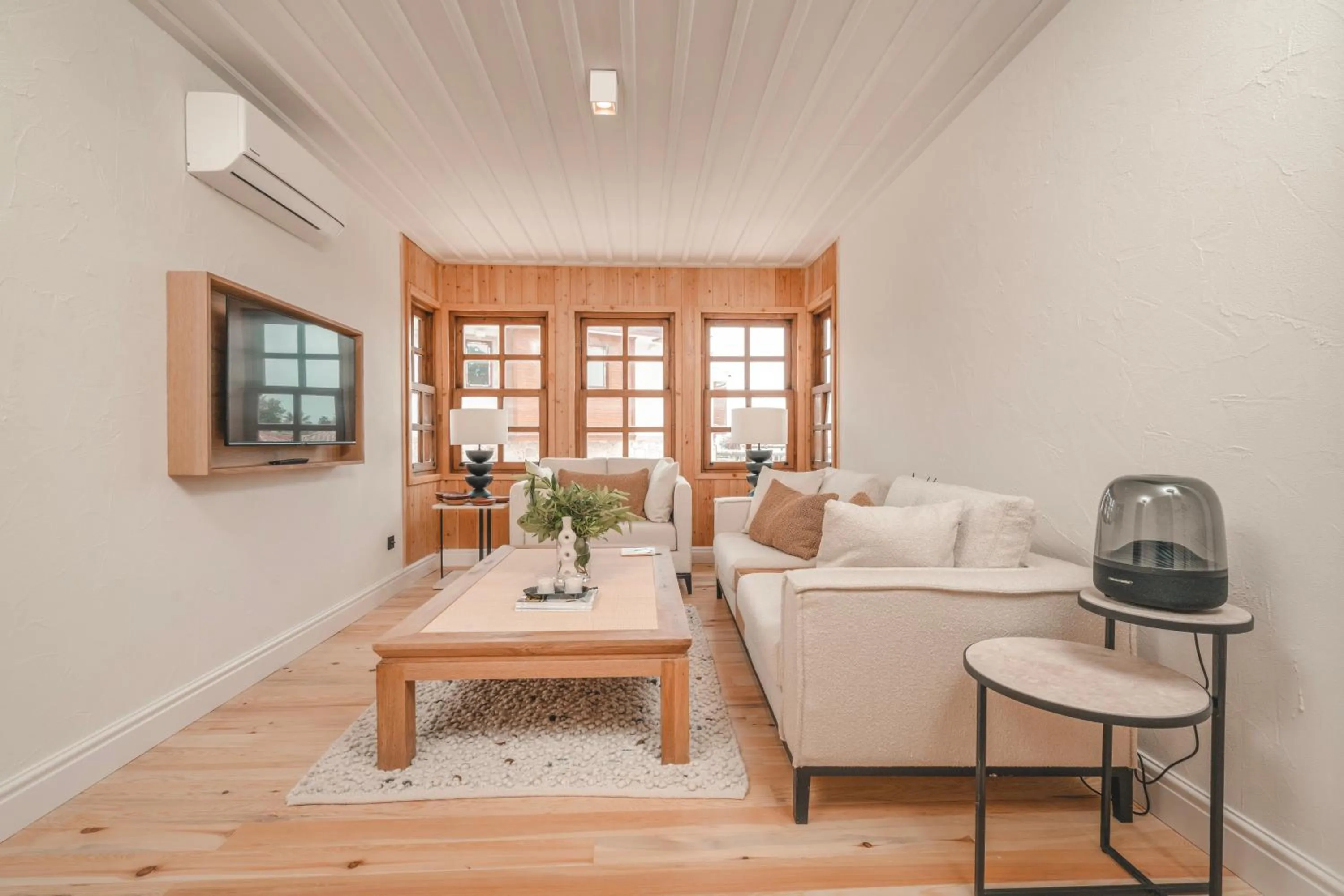 Seating area in 6 ROOMS BY AZUMARE