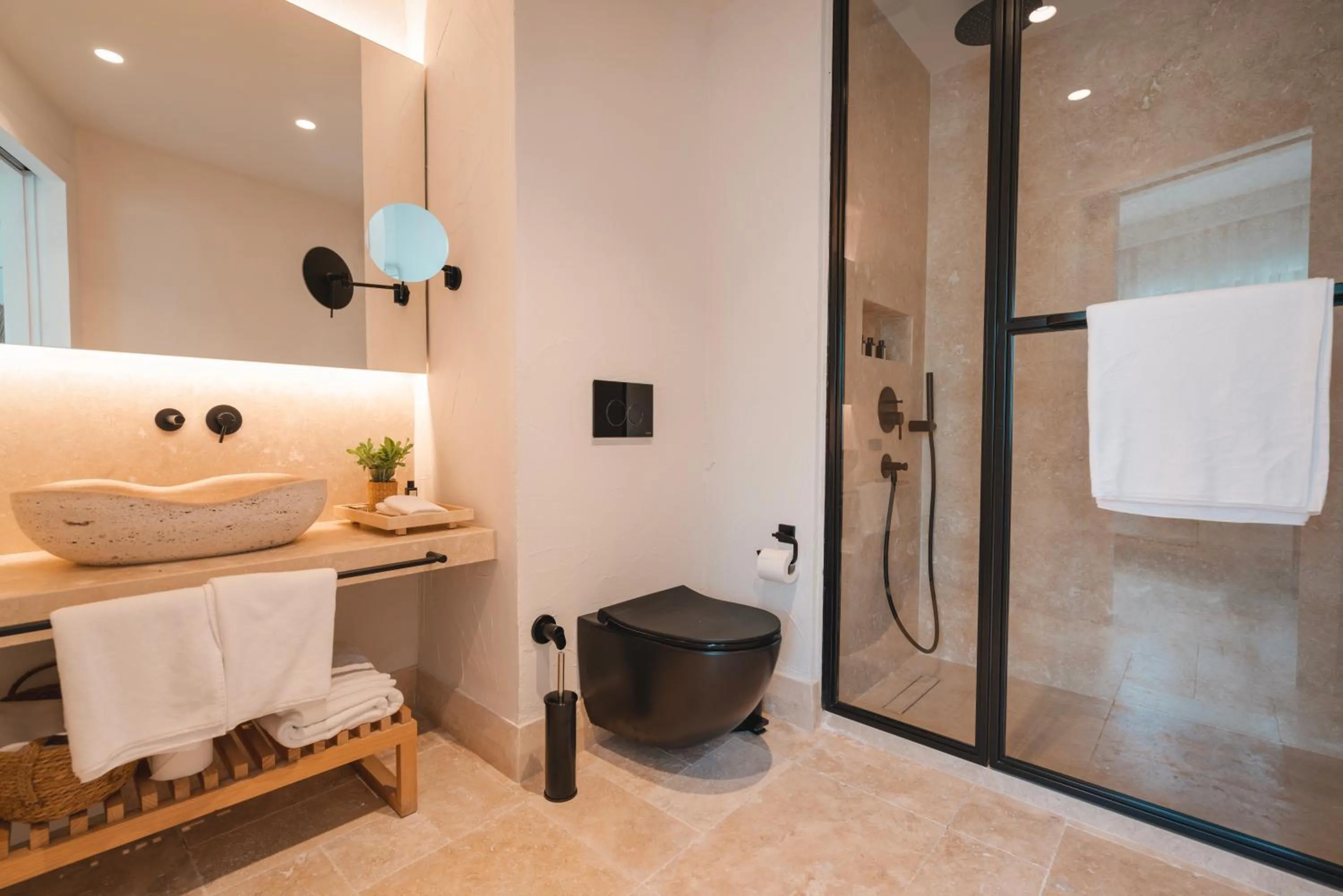 Shower in 6 ROOMS BY AZUMARE