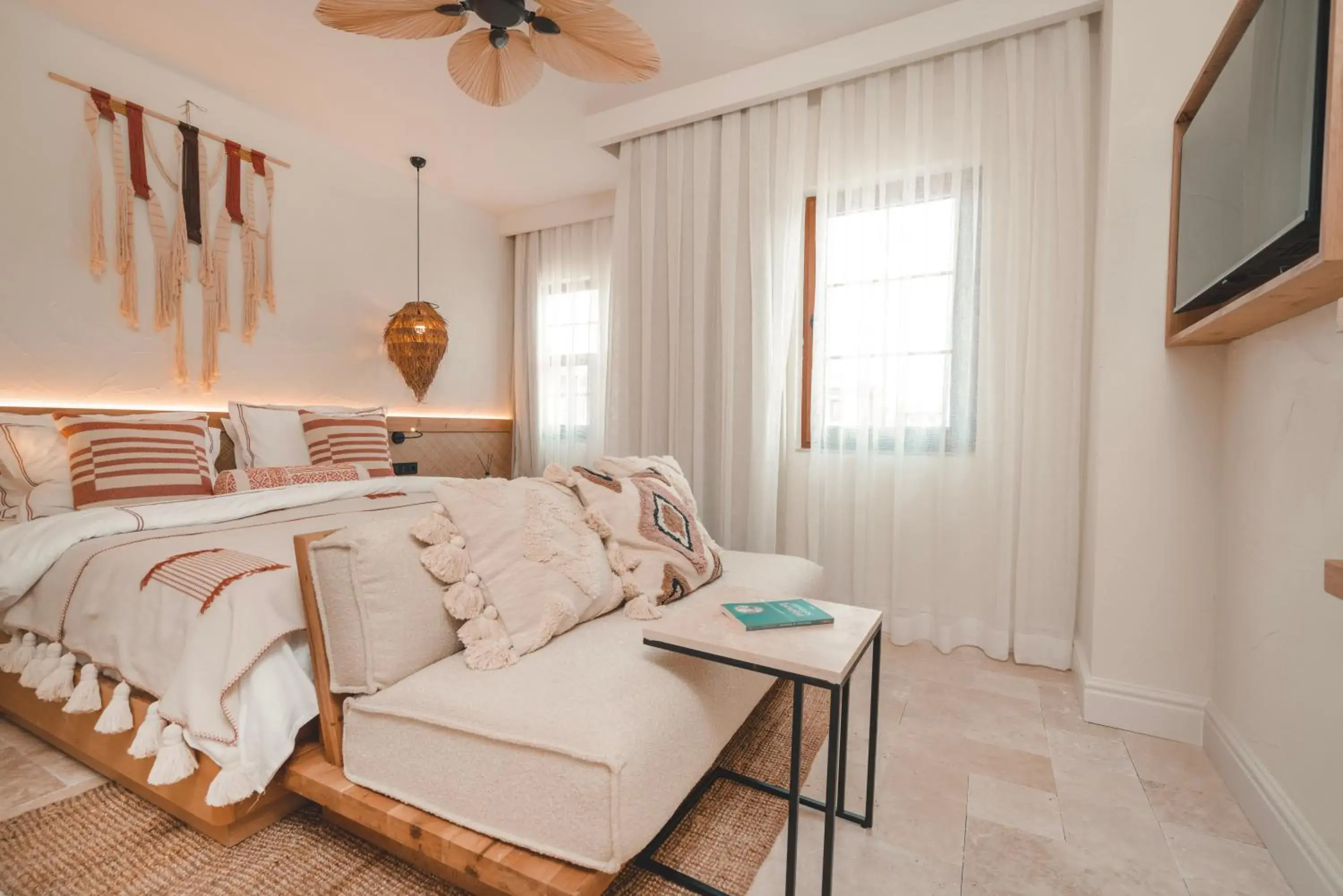 Photo of the whole room, Bed in 6 ROOMS BY AZUMARE Photo of the whole room, Bed in 6 ROOMS BY AZUMARE