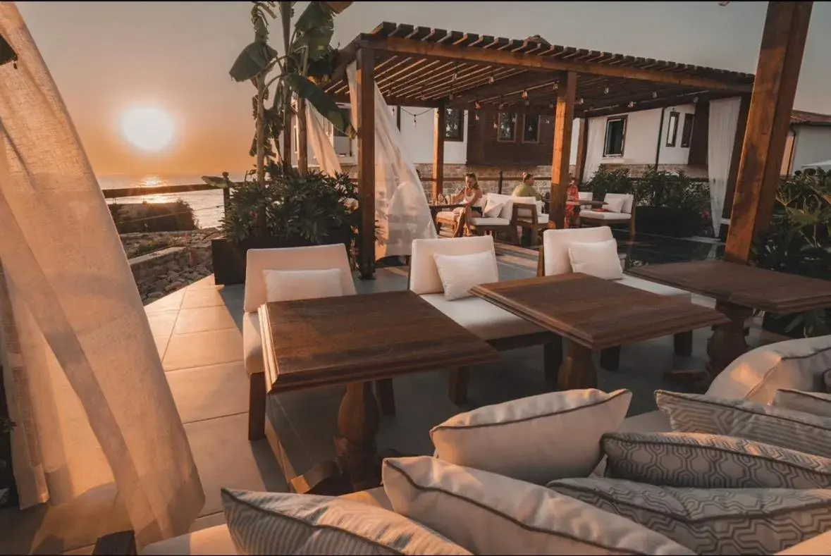 6 ROOMS BY AZUMARE 6 ROOMS BY AZUMARE